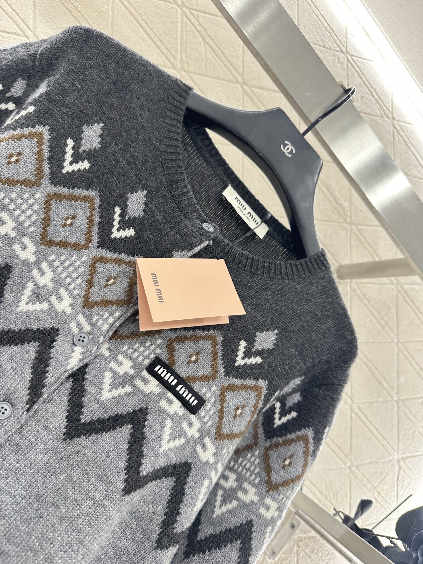 ♥Miumi*♥2025新品上架 围巾钩花开衫两件套定制YB羊毛针织材质，质感高级，舒适柔软，圆领长袖针