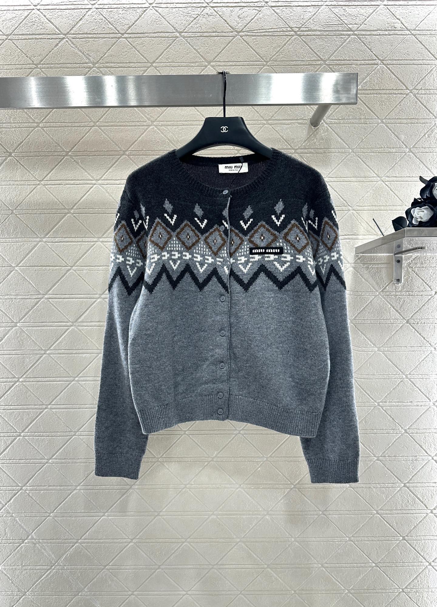 ♥Miumi*♥2025新品上架 围巾钩花开衫两件套定制YB羊毛针织材质，质感高级，舒适柔软，圆领长袖针