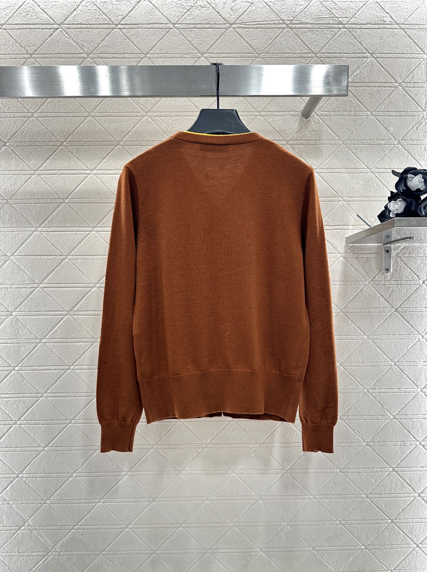 ♥Loew*♥2025新品上架 撞色假两件针织开衫定制YB羊毛纱线织造，亲肤舒适，柔软有质感，V领针织开