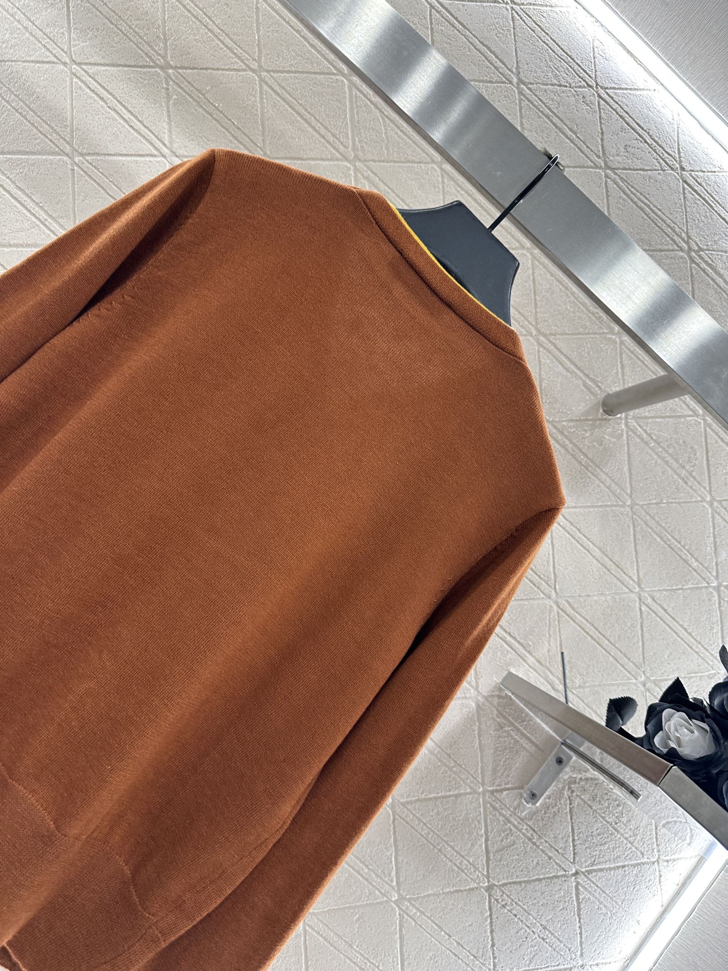 ♥Loew*♥2025新品上架 撞色假两件针织开衫定制YB羊毛纱线织造，亲肤舒适，柔软有质感，V领针织开