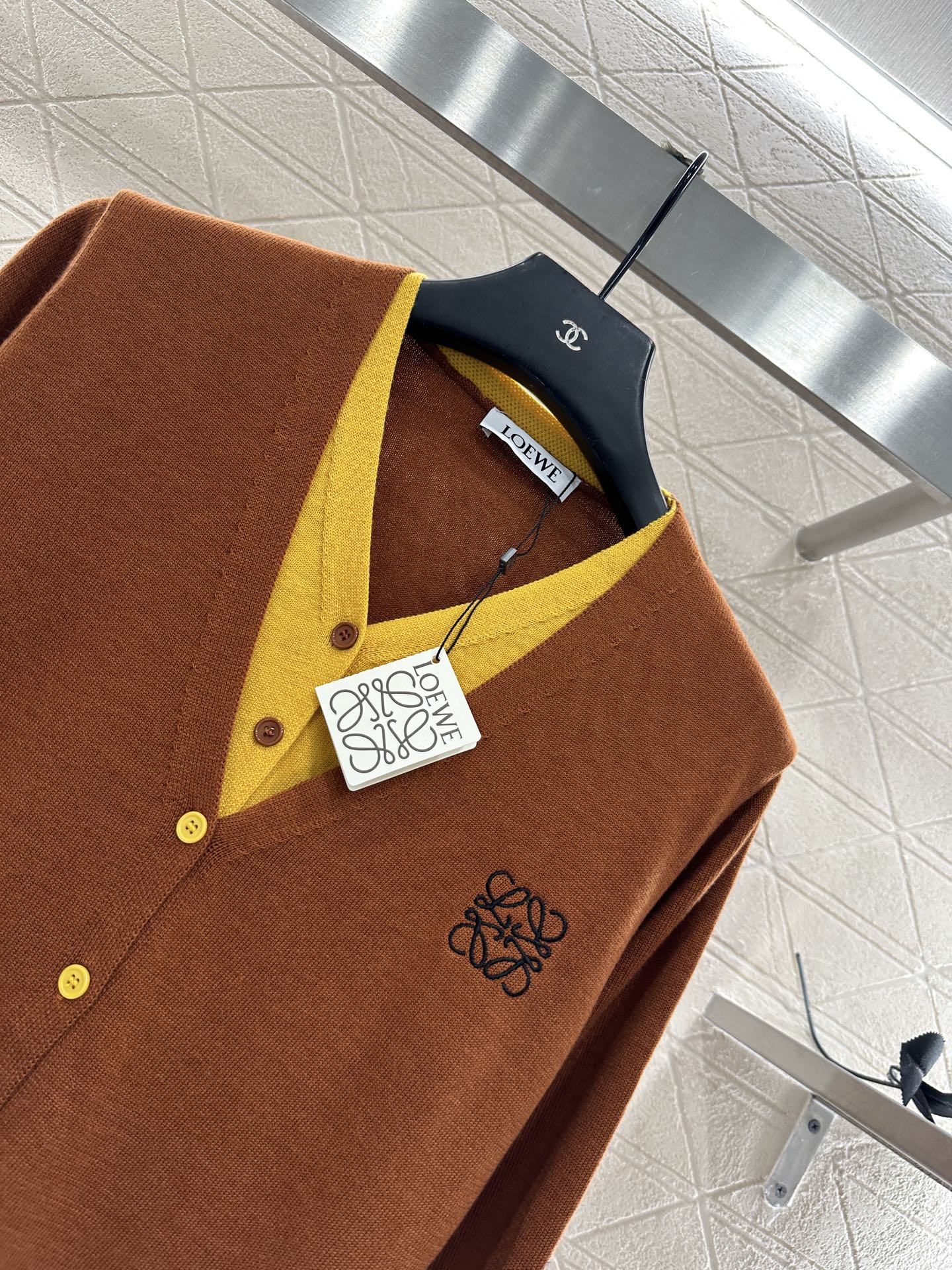 ♥Loew*♥2025新品上架 撞色假两件针织开衫定制YB羊毛纱线织造，亲肤舒适，柔软有质感，V领针织开