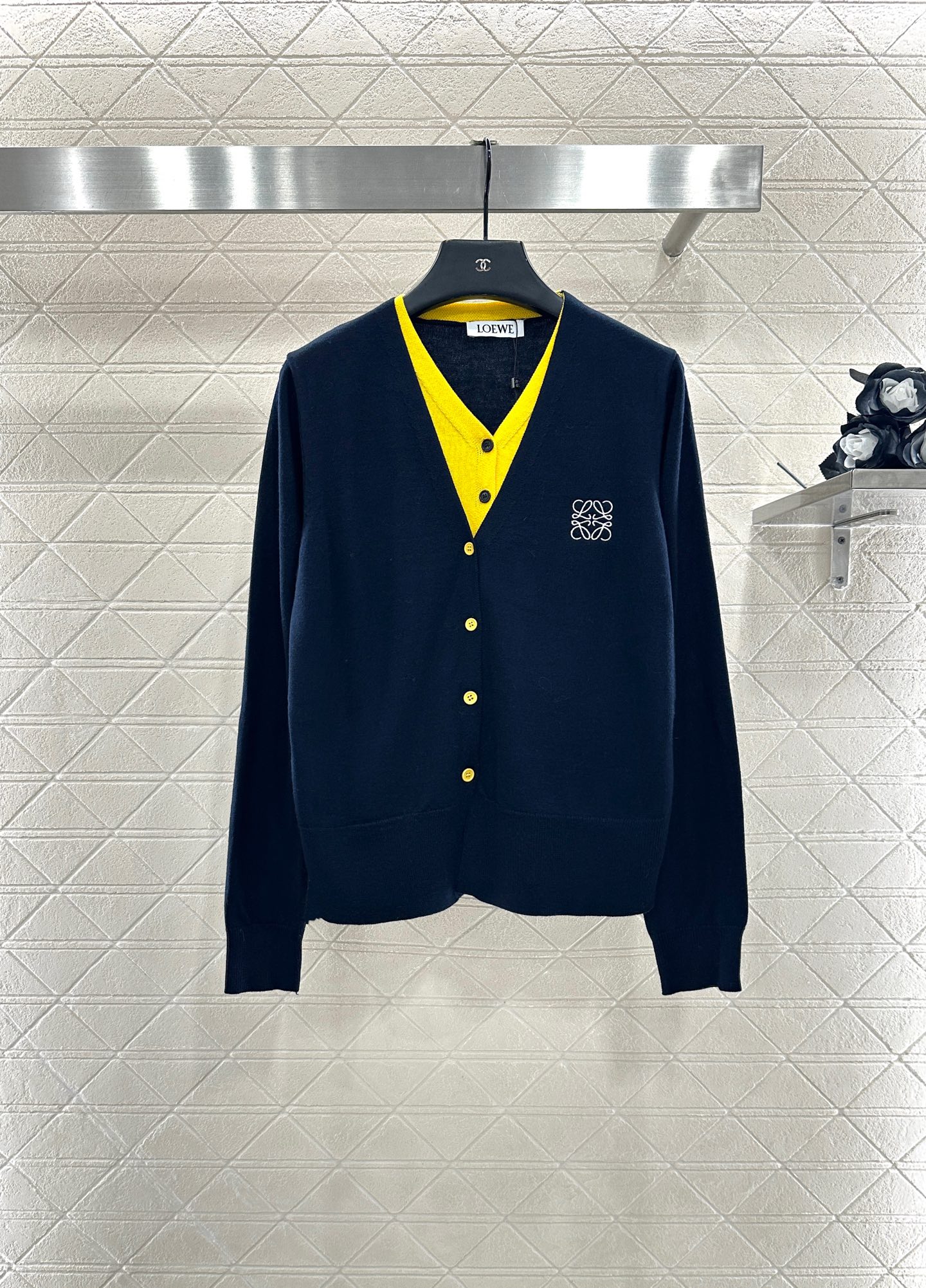 ♥Loew*♥2025新品上架 撞色假两件针织开衫定制YB羊毛纱线织造，亲肤舒适，柔软有质感，V领针织开