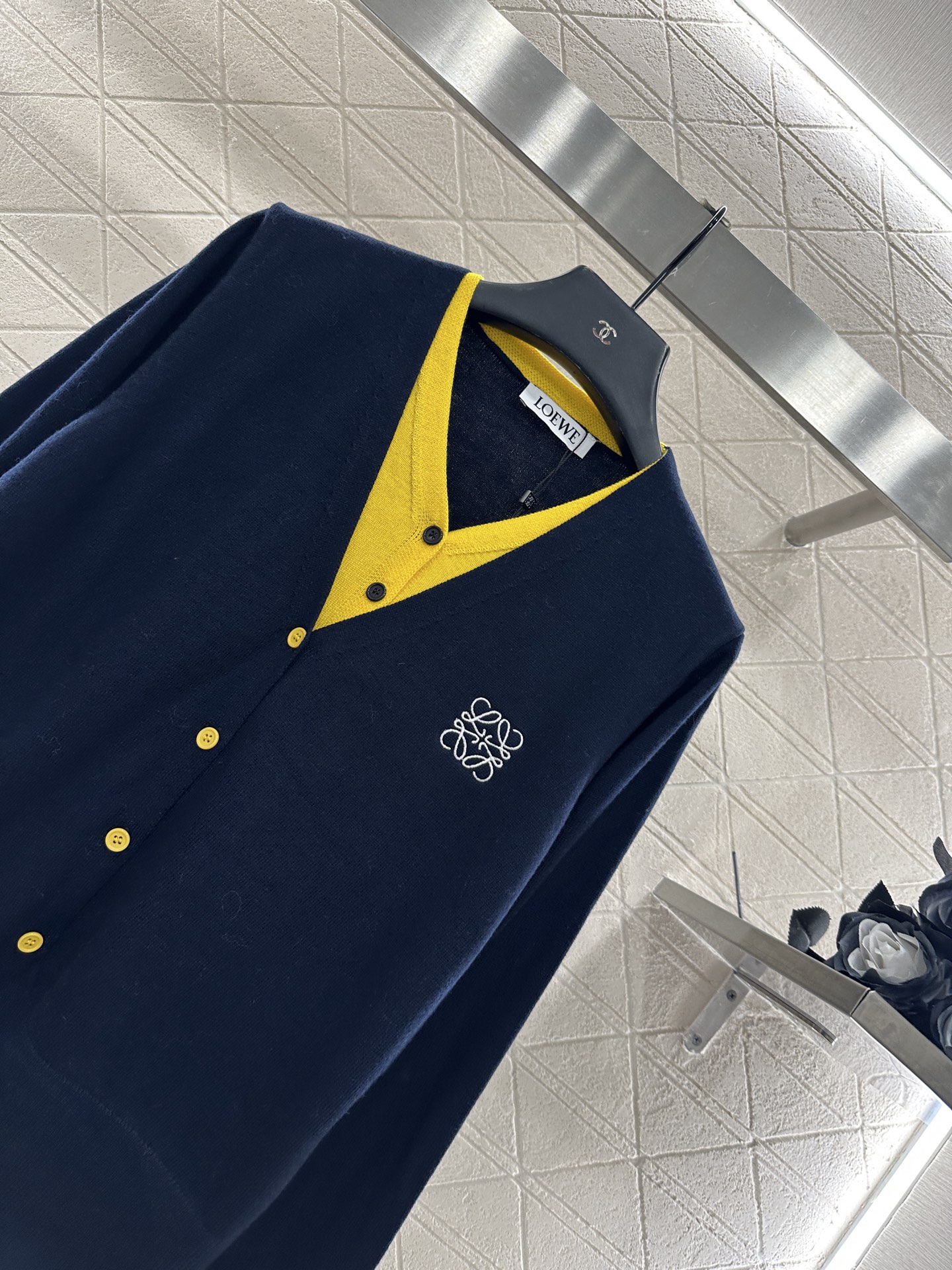 ♥Loew*♥2025新品上架 撞色假两件针织开衫定制YB羊毛纱线织造，亲肤舒适，柔软有质感，V领针织开