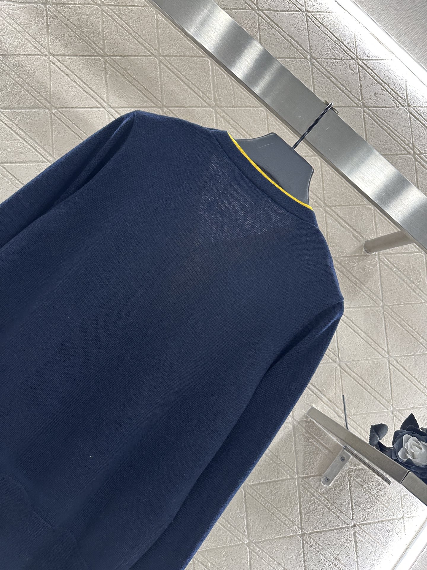 ♥Loew*♥2025新品上架 撞色假两件针织开衫定制YB羊毛纱线织造，亲肤舒适，柔软有质感，V领针织开