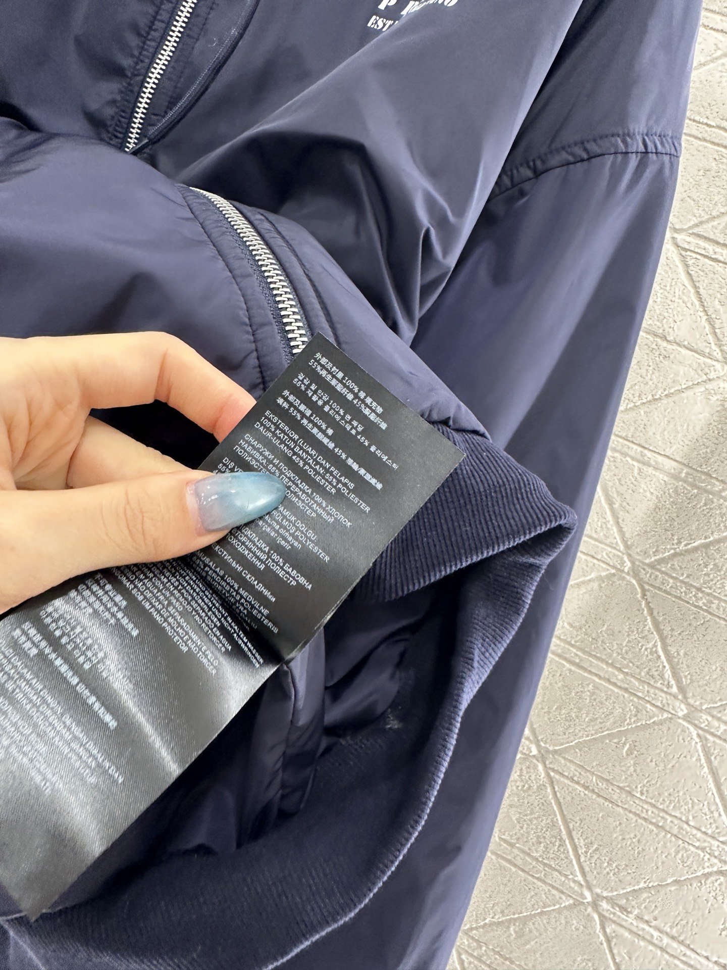 ♥Prad*♥2025新品上架 连帽棉服外套定制YB防风防水尼龙材质，质感上乘，连帽拉链外套版型，成衣内