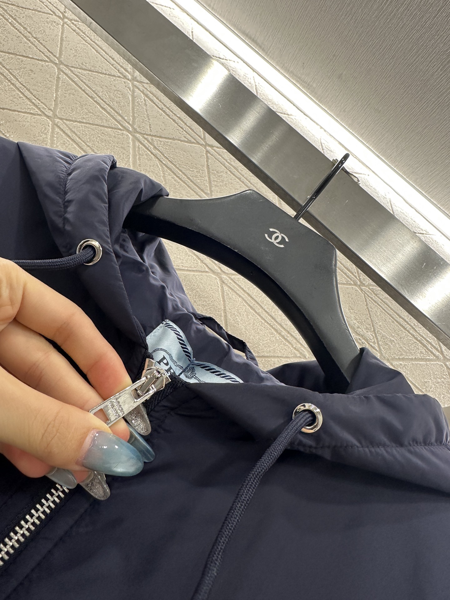 ♥Prad*♥2025新品上架 连帽棉服外套定制YB防风防水尼龙材质，质感上乘，连帽拉链外套版型，成衣内