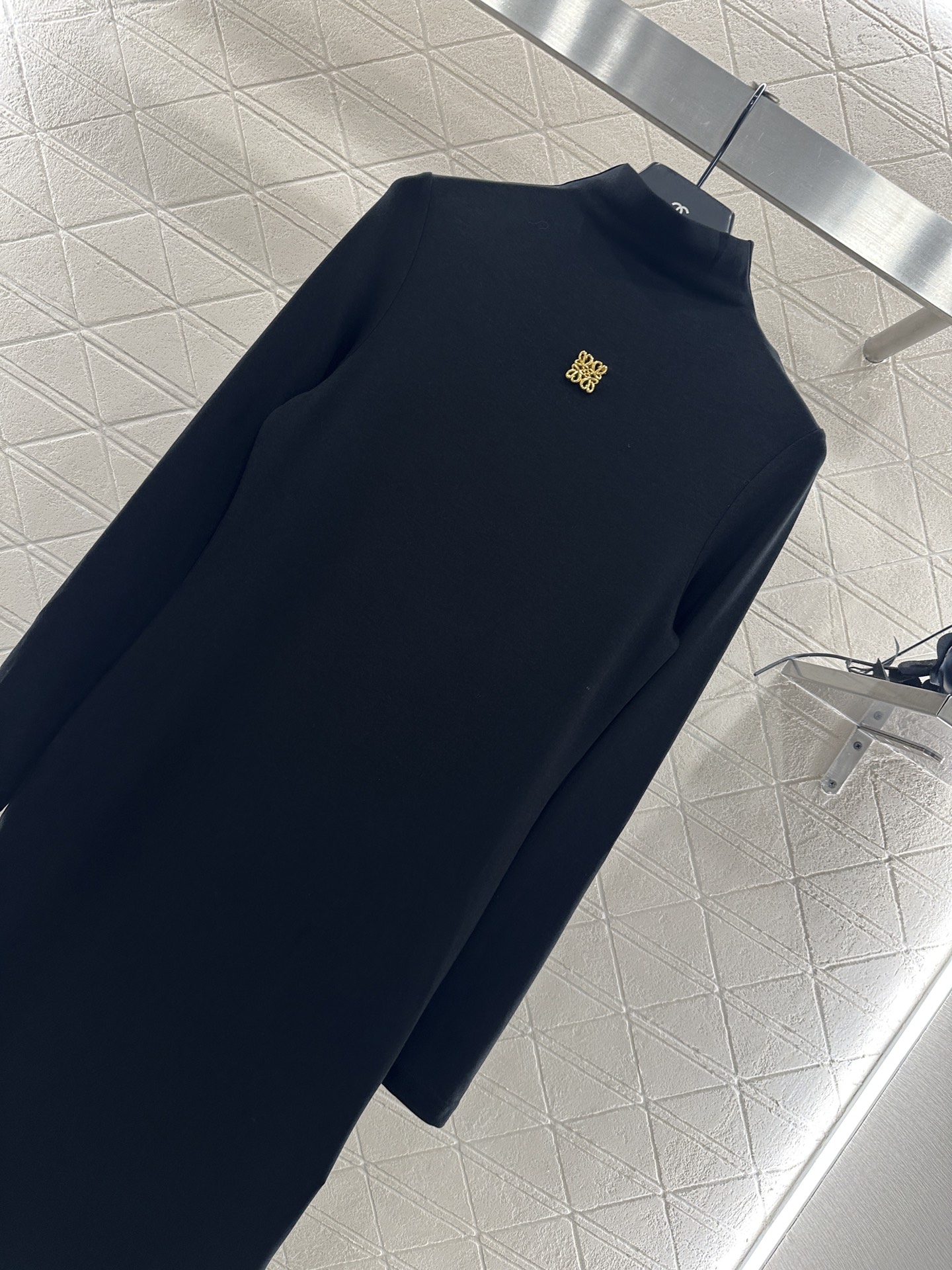 ♥Loew*♥2025新品上架 修身图腾高领打底连衣裙定制YB斜纹全棉材质，质感舒适，弹力十足，修身高领