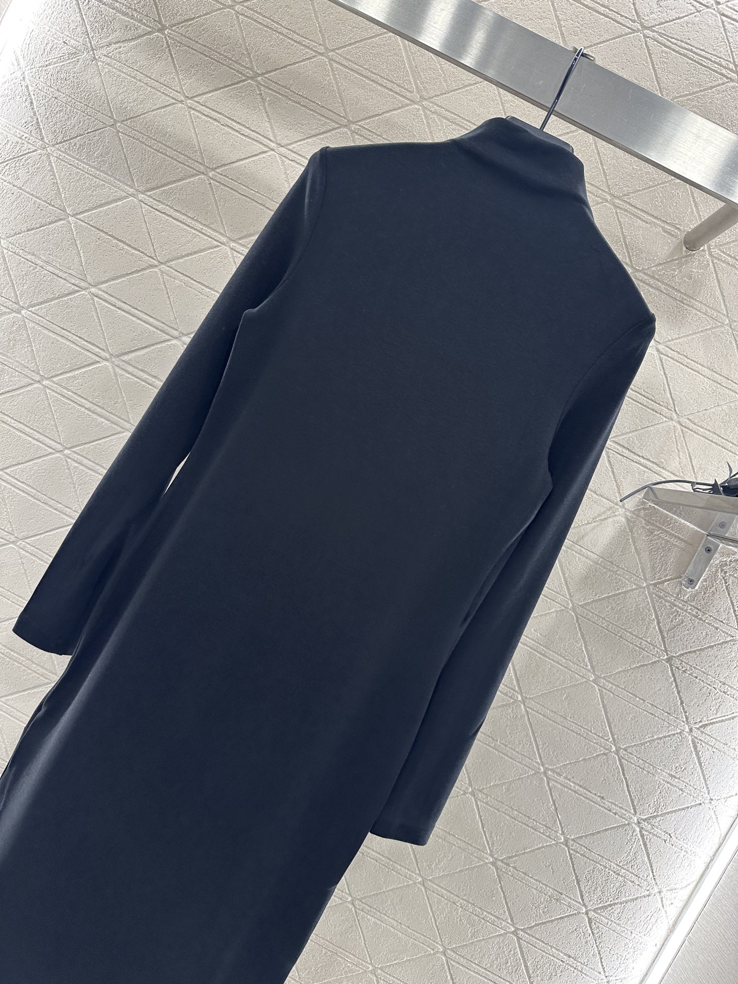 ♥Loew*♥2025新品上架 修身图腾高领打底连衣裙定制YB斜纹全棉材质，质感舒适，弹力十足，修身高领