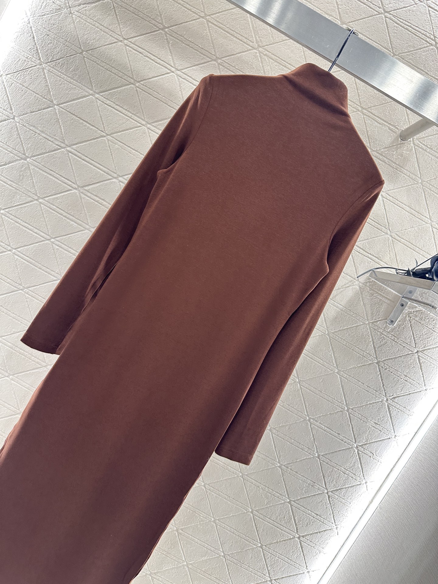 ♥Loew*♥2025新品上架 修身图腾高领打底连衣裙定制YB斜纹全棉材质，质感舒适，弹力十足，修身高领