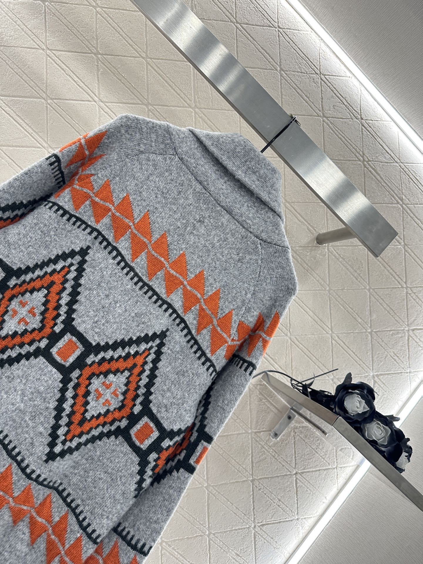 ♥BC*♥2025上架 翻领针织开衫定制YB羊绒针织材质，软糯厚实，柔软亲肤，落肩宽松开衫剪裁，翻领纽扣