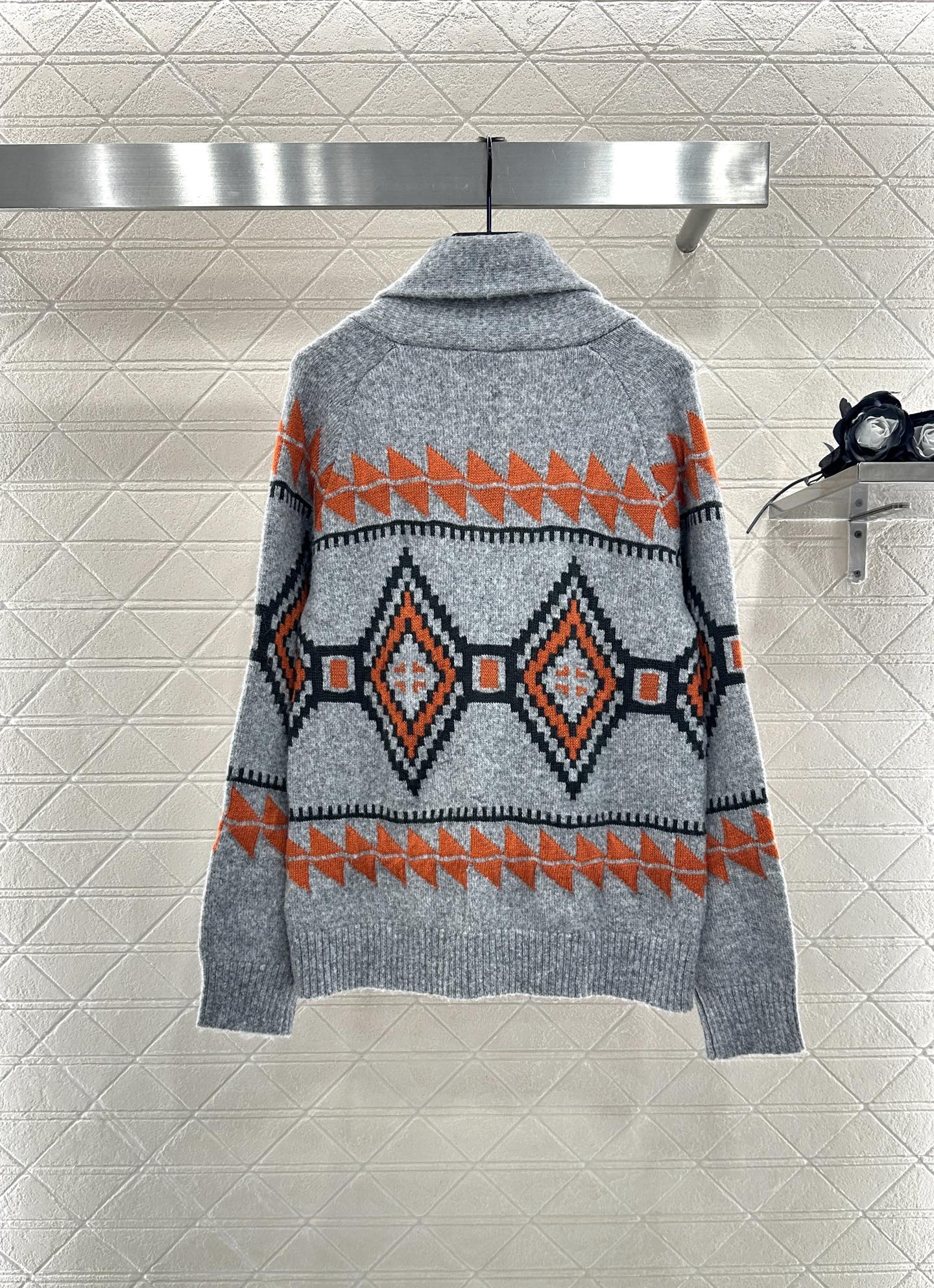 ♥BC*♥2025上架 翻领针织开衫定制YB羊绒针织材质，软糯厚实，柔软亲肤，落肩宽松开衫剪裁，翻领纽扣