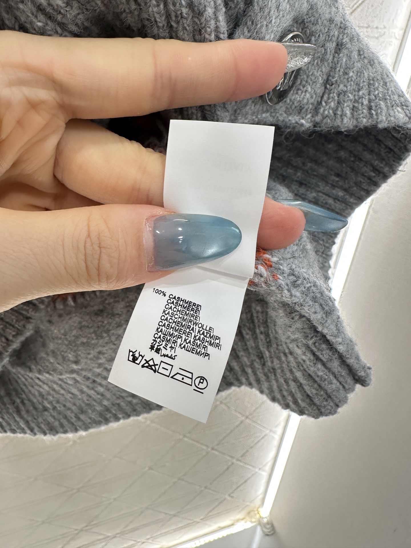 ♥BC*♥2025上架 翻领针织开衫定制YB羊绒针织材质，软糯厚实，柔软亲肤，落肩宽松开衫剪裁，翻领纽扣