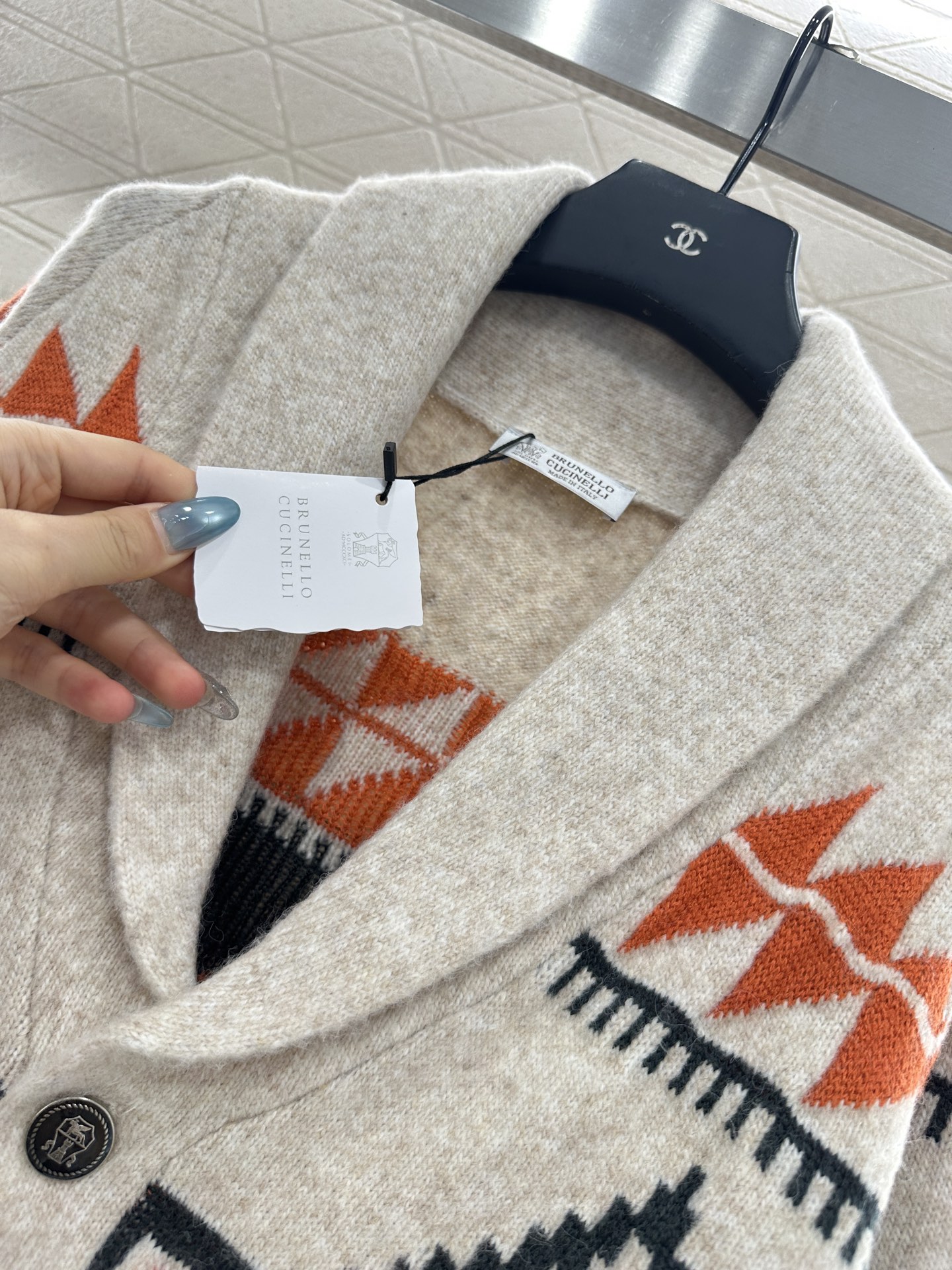 ♥BC*♥2025上架 翻领针织开衫定制YB羊绒针织材质，软糯厚实，柔软亲肤，落肩宽松开衫剪裁，翻领纽扣