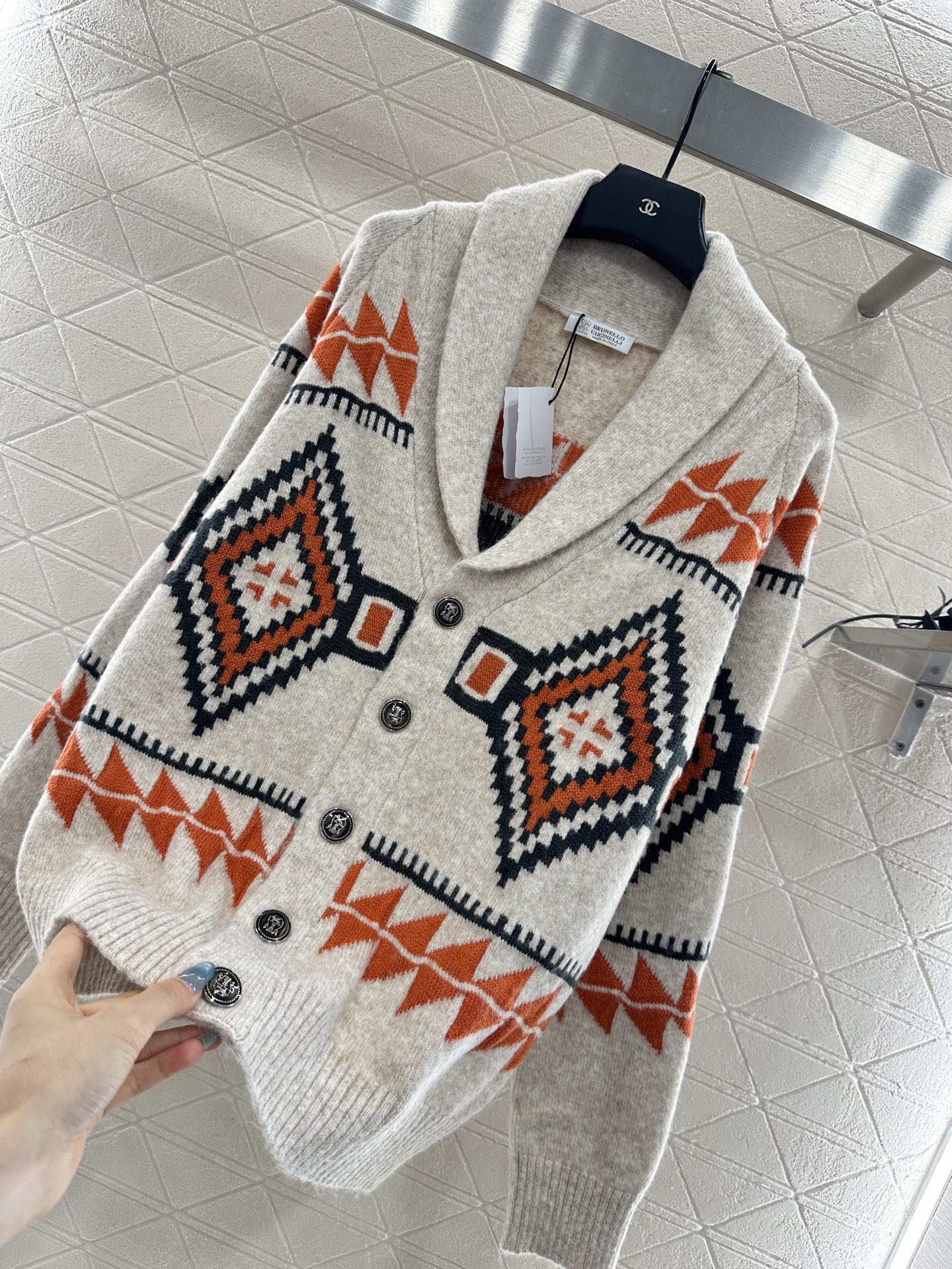 ♥BC*♥2025上架 翻领针织开衫定制YB羊绒针织材质，软糯厚实，柔软亲肤，落肩宽松开衫剪裁，翻领纽扣