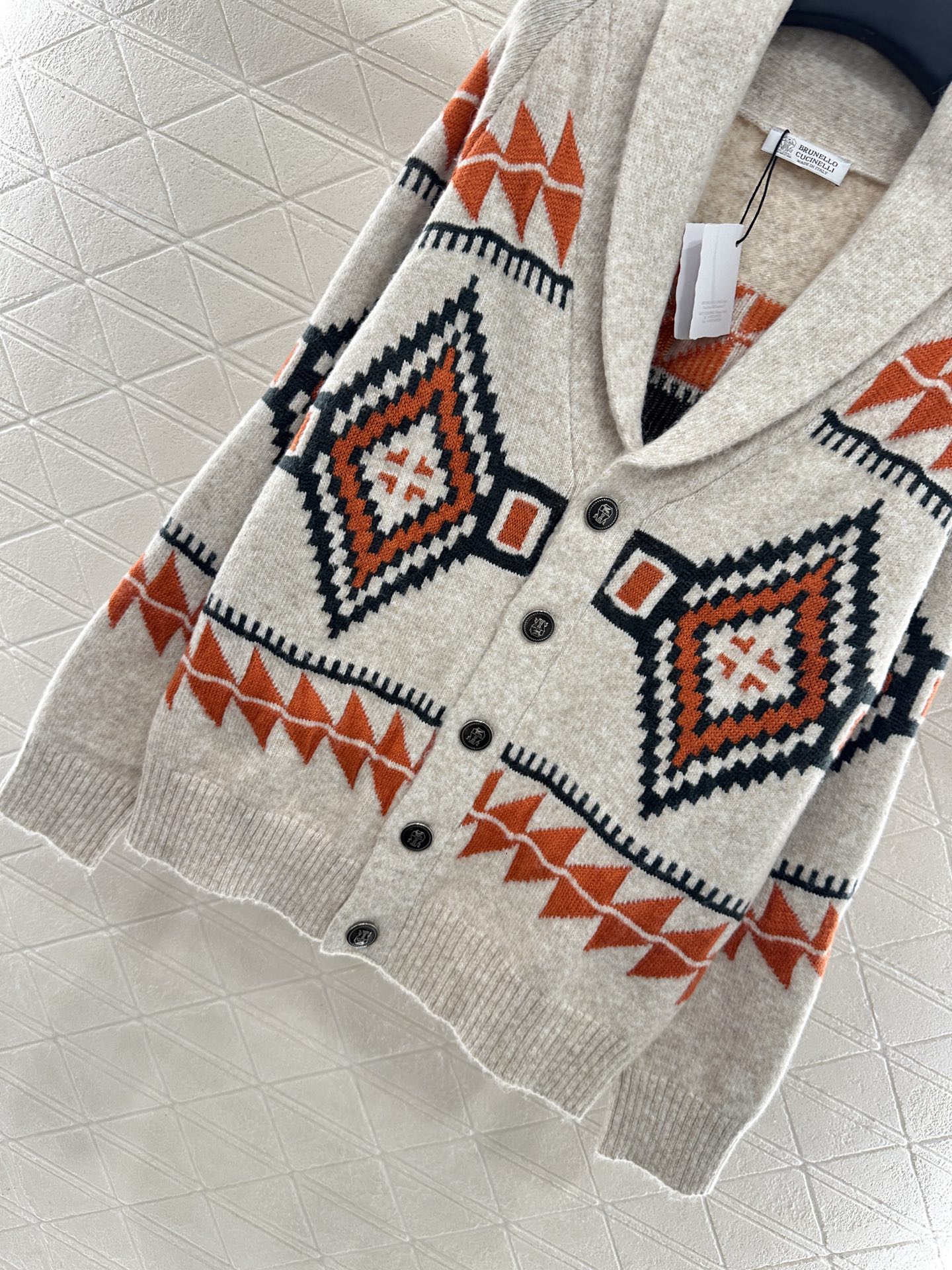 ♥BC*♥2025上架 翻领针织开衫定制YB羊绒针织材质，软糯厚实，柔软亲肤，落肩宽松开衫剪裁，翻领纽扣