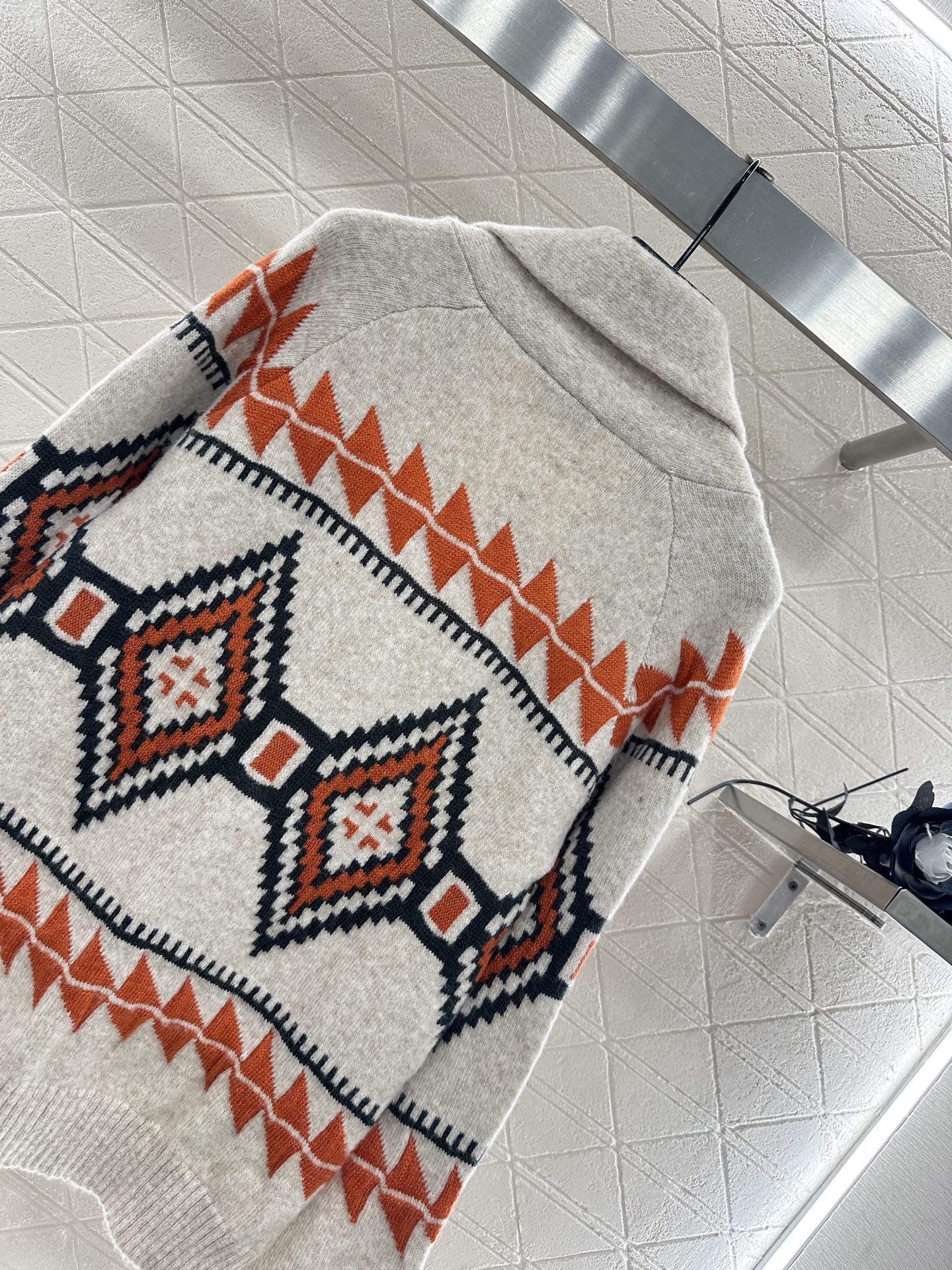 ♥BC*♥2025上架 翻领针织开衫定制YB羊绒针织材质，软糯厚实，柔软亲肤，落肩宽松开衫剪裁，翻领纽扣