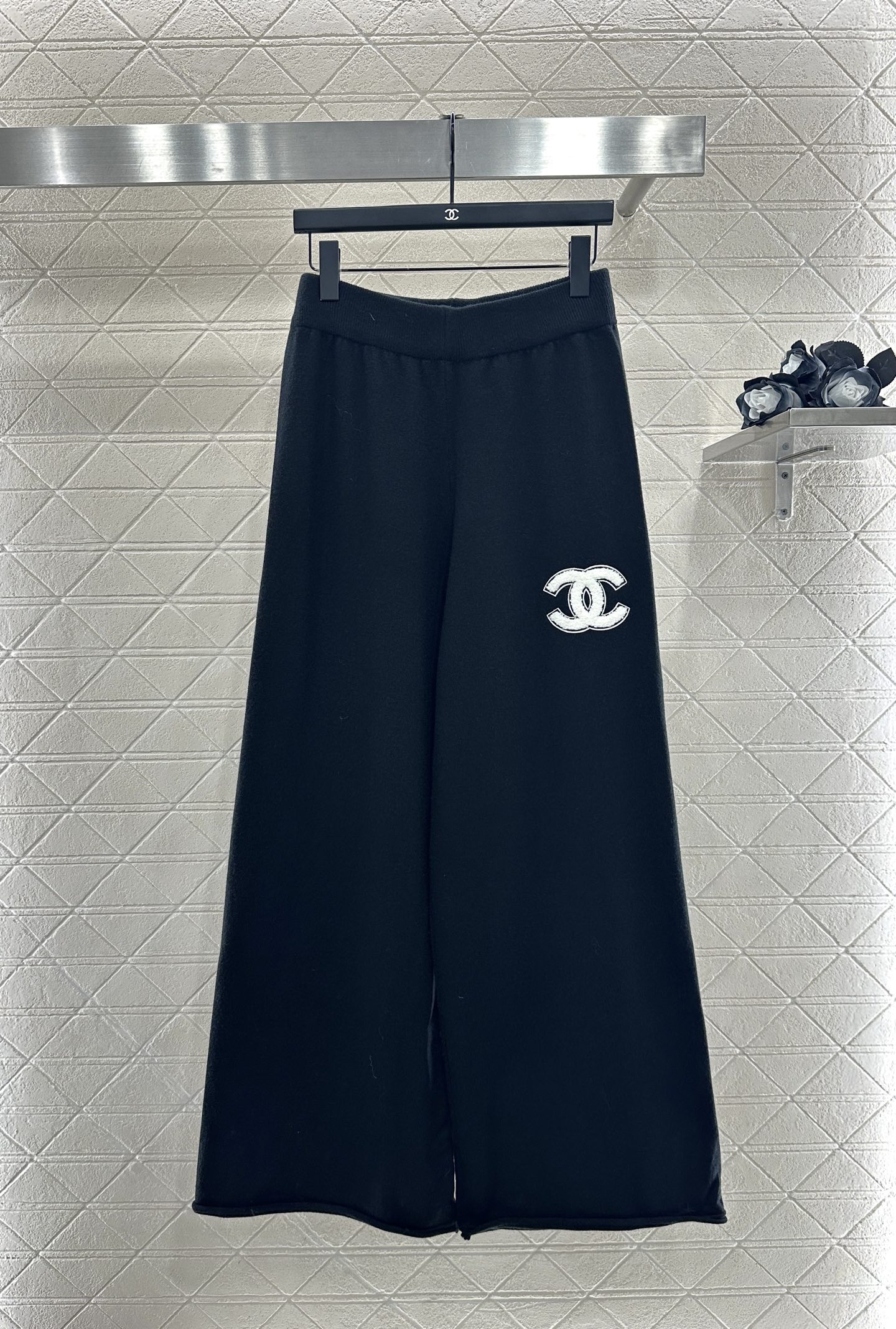 ♥Chane*♥2025新品上架 套头字母针织上衣长裤套装定制YB羊毛纱线织造，质感高级，舒适柔软，圆领