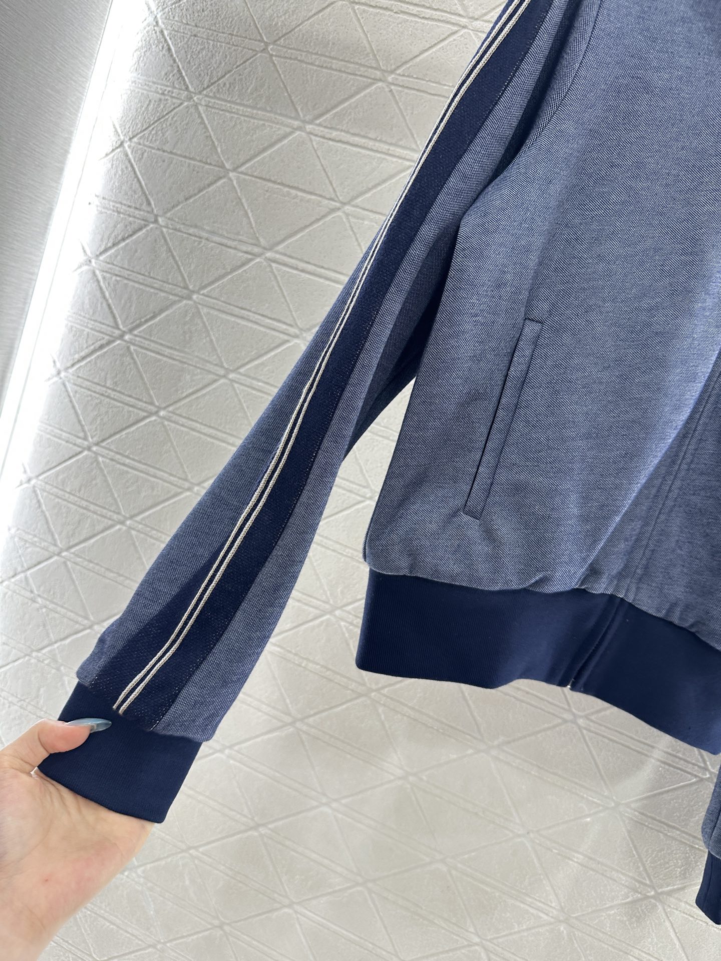 ♥Miumi*♥2025新品上架 撞色外套短裙套装定制YB斜纹全棉材质，质感细腻，垂顺舒适，立领夹克外套