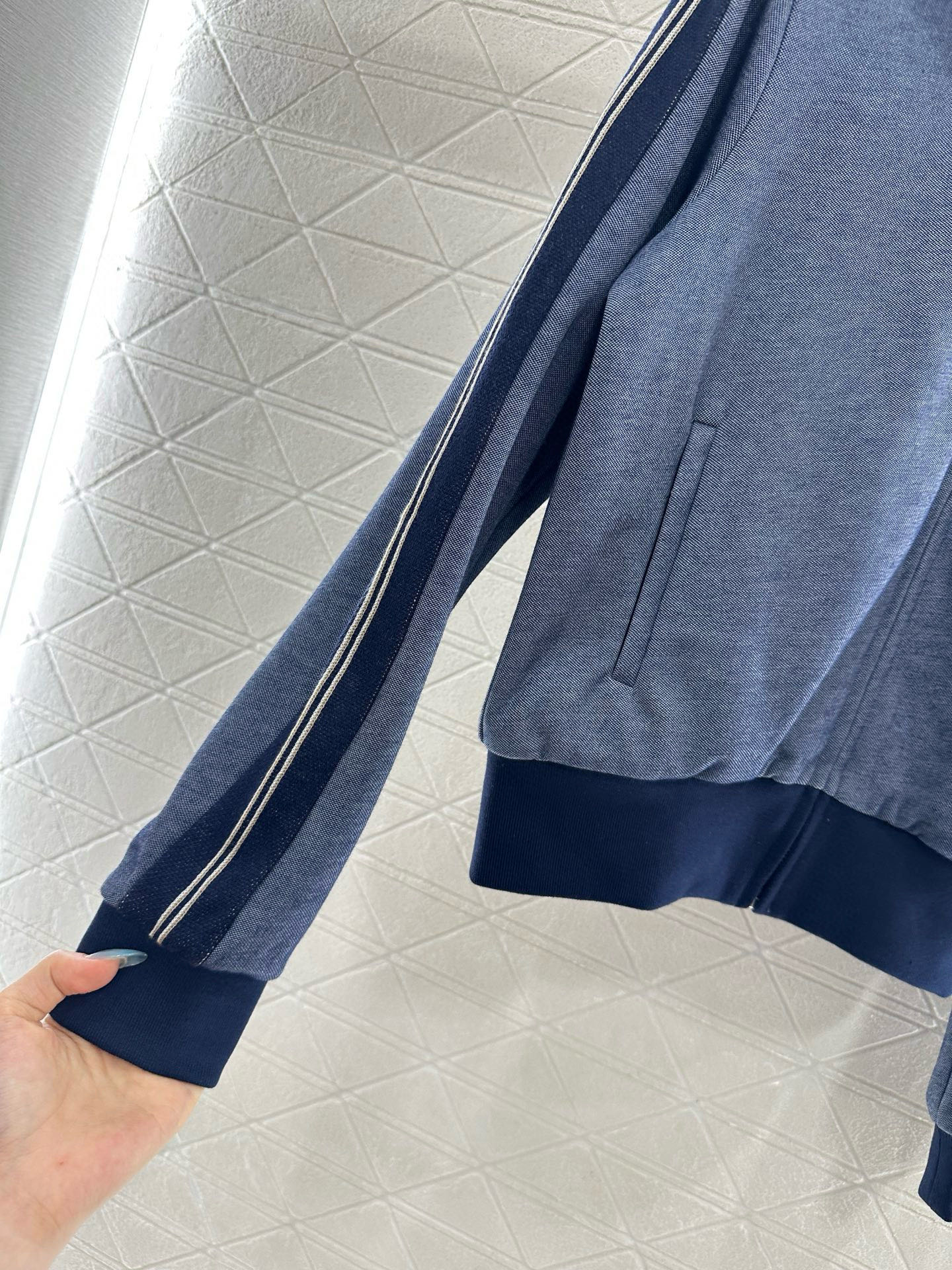 ♥Miumi*♥2025新品上架 撞色外套短裙套装定制YB斜纹全棉材质，质感细腻，垂顺舒适，立领夹克外套