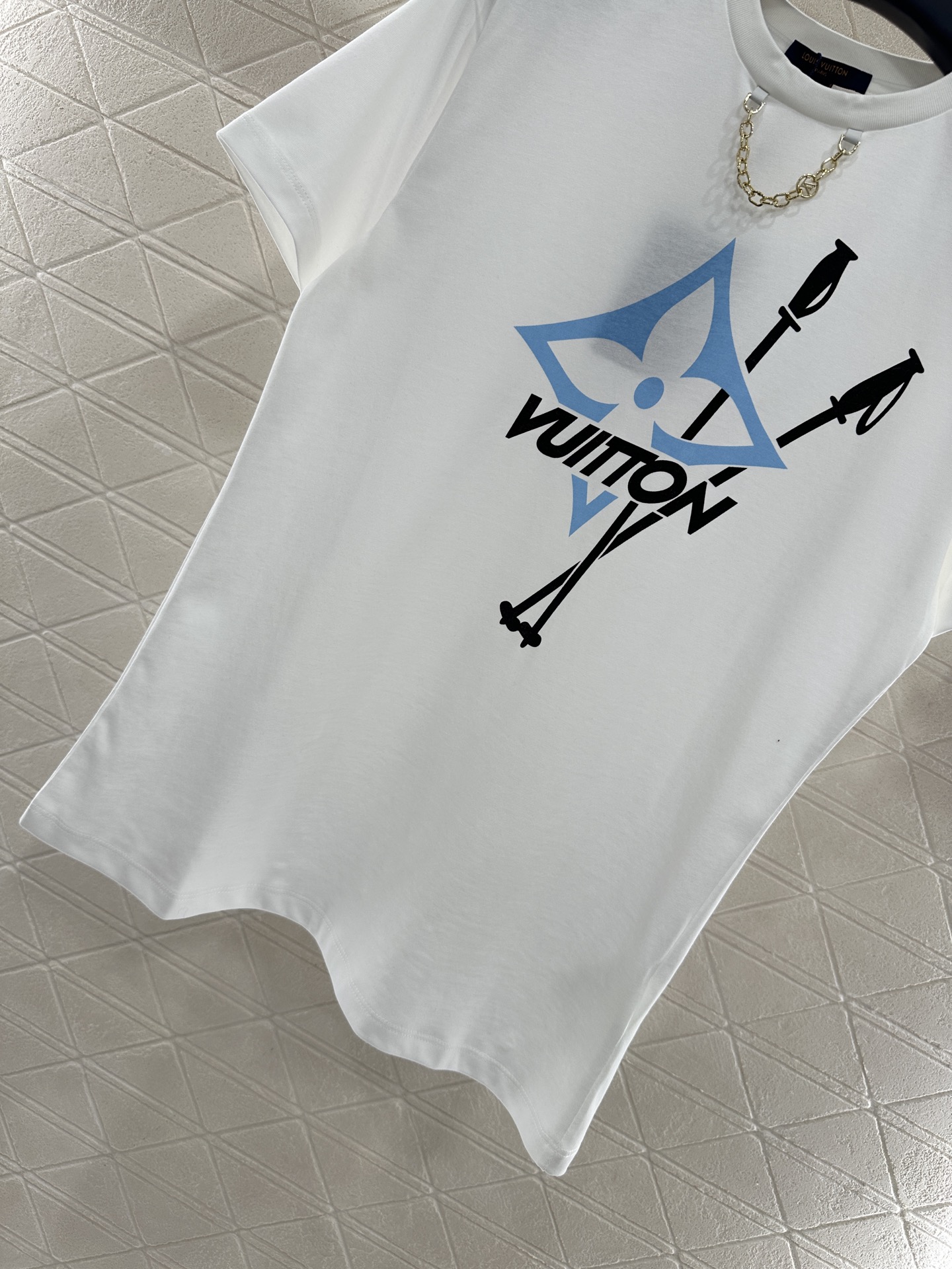 ♥Louis Vuitto*♥2025新品上架 链条圆领印花𝑇𝑒𝑒滑雪系列#定制YB斜纹全棉材质，透气舒