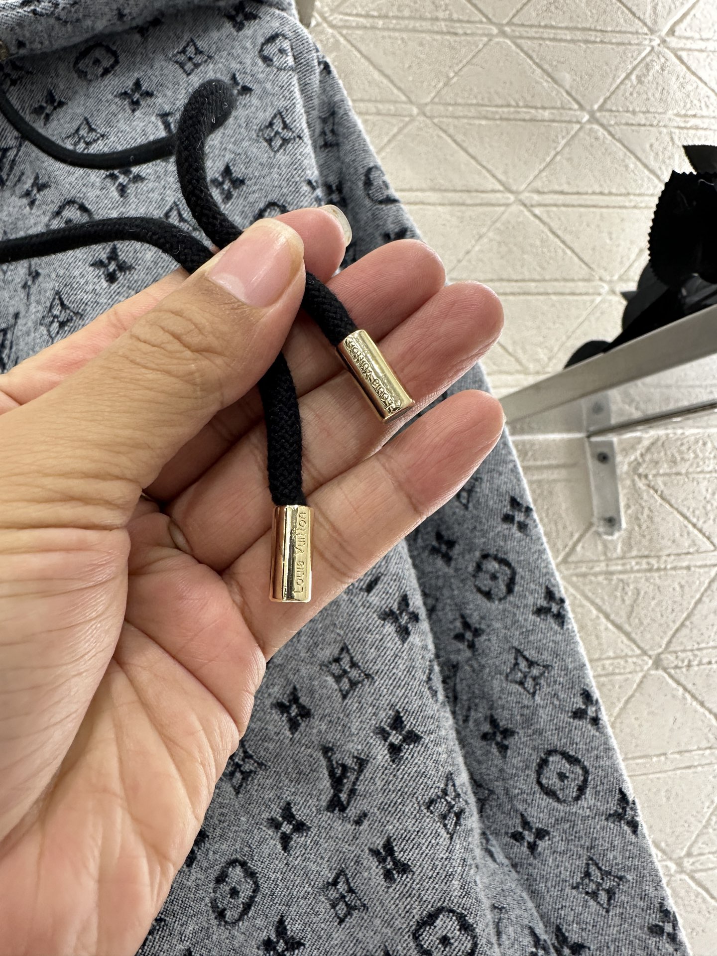 ♥Louis vuitto*♥2025新品上架 提花连帽外套定制YB进口提花材质，质感高级，挺括有型，连