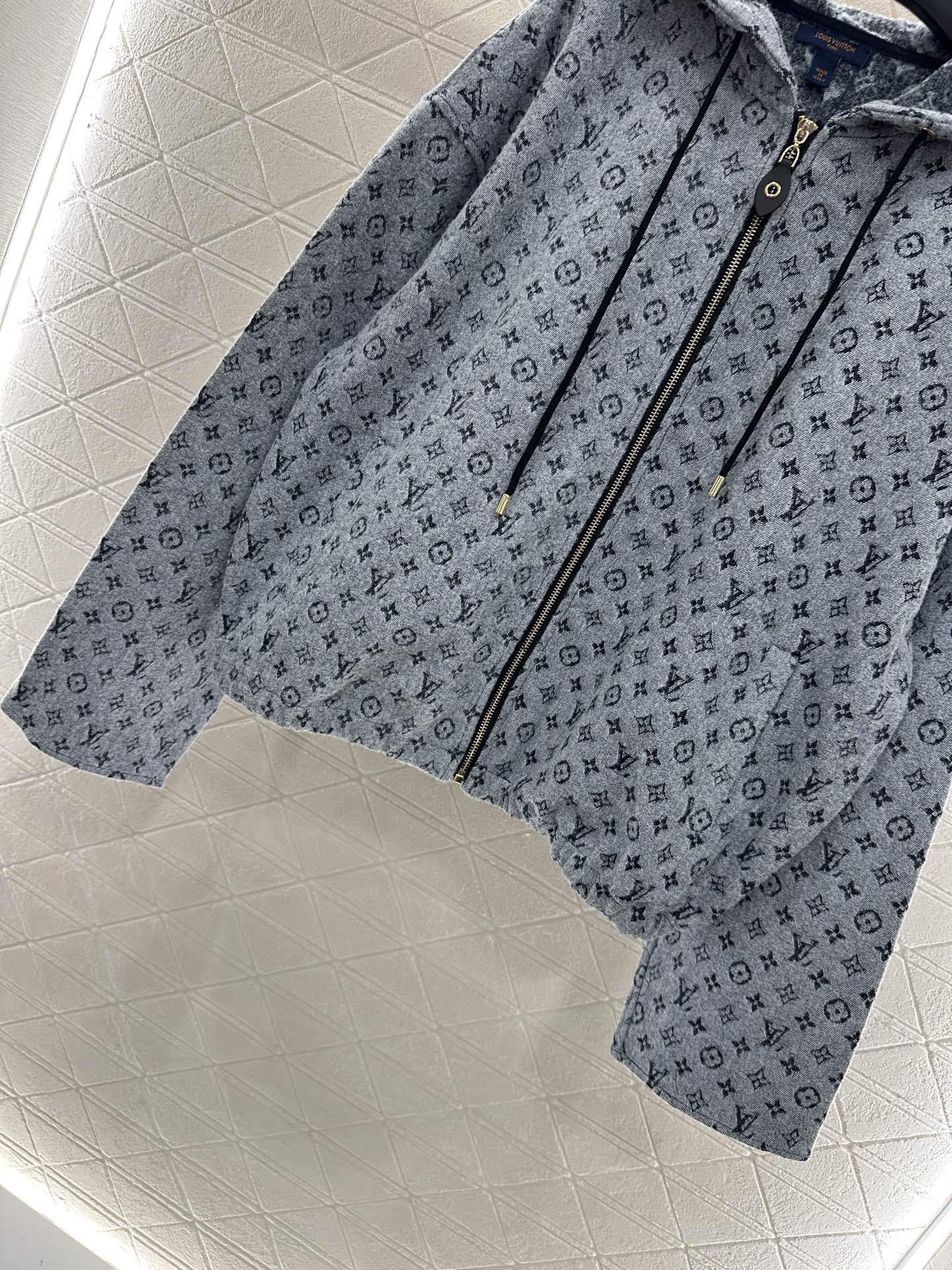 ♥Louis vuitto*♥2025新品上架 提花连帽外套定制YB进口提花材质，质感高级，挺括有型，连