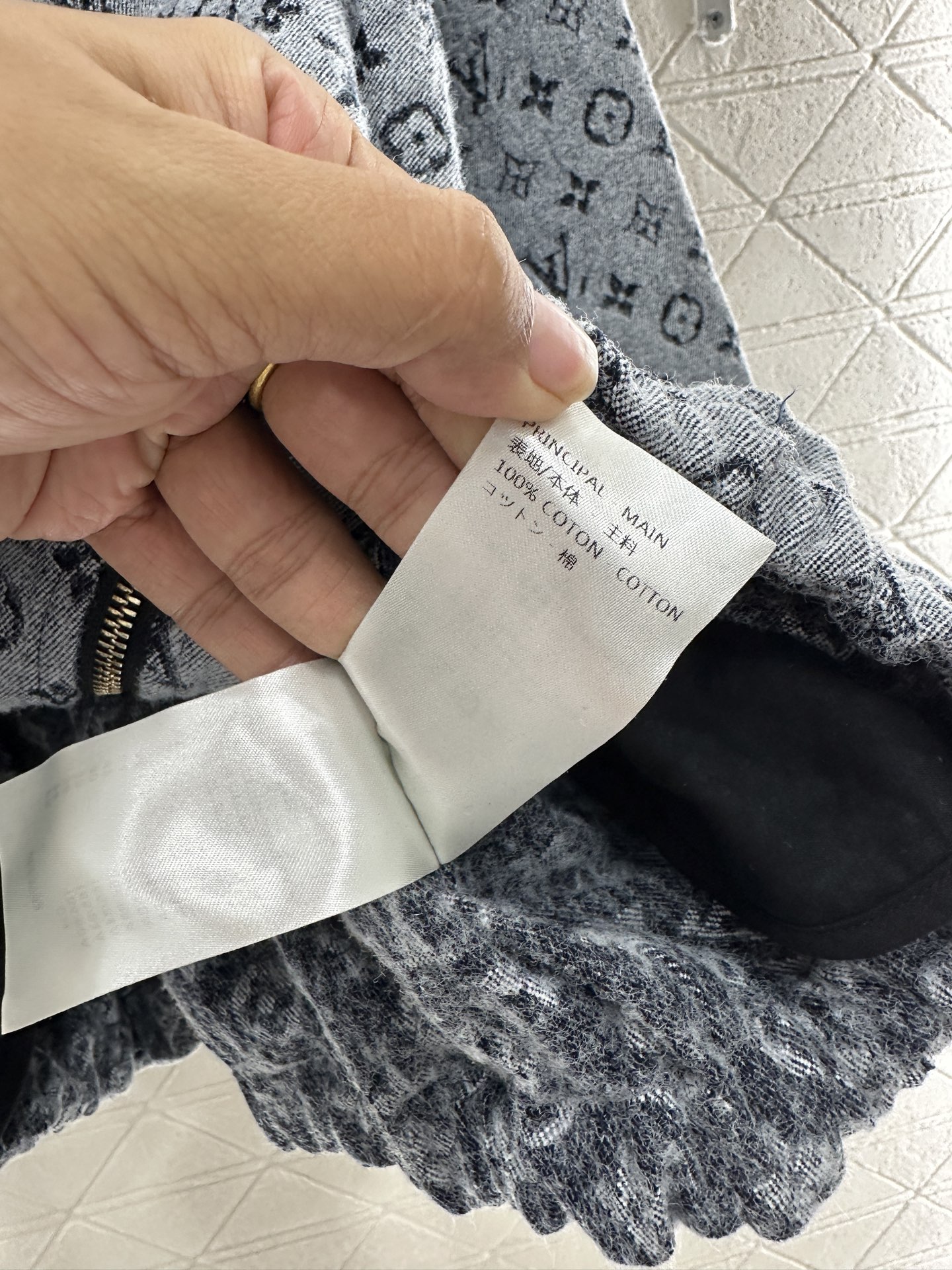 ♥Louis vuitto*♥2025新品上架 提花连帽外套定制YB进口提花材质，质感高级，挺括有型，连