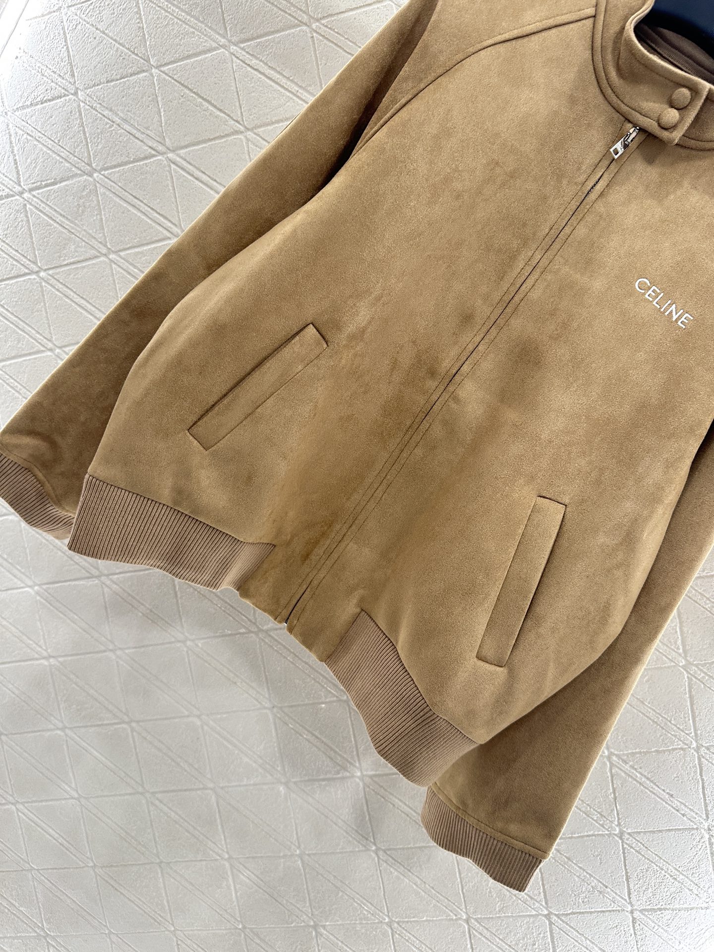 ♥Celin*♥2025新品上架 麂皮飞行夹克外套定制YB棉麂皮材质，质感光泽，肌理明显，拉链夹克外套版