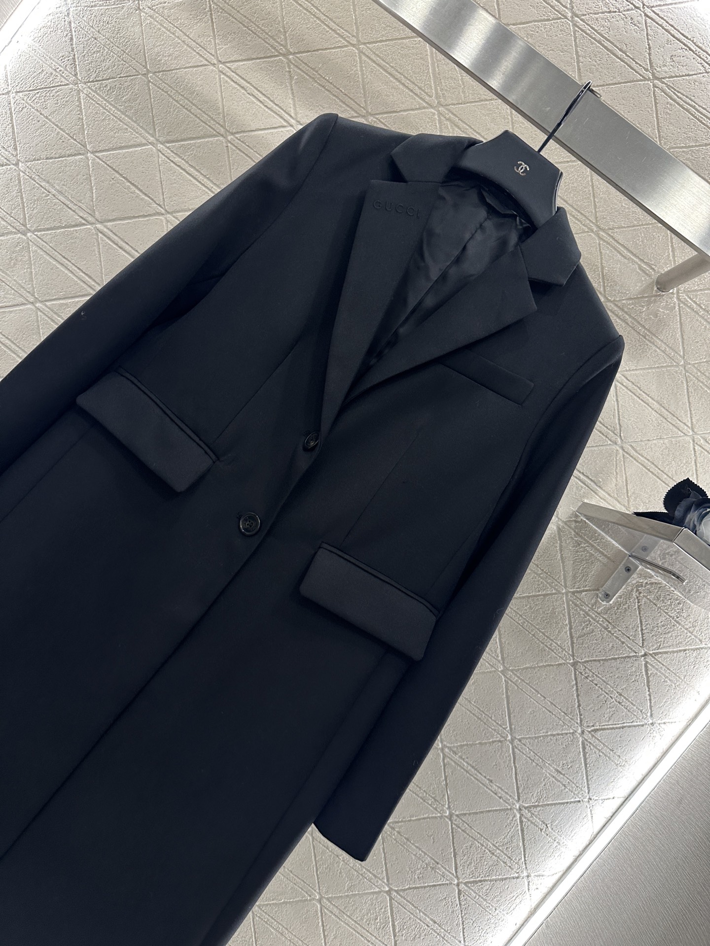 ♥Gucc*♥2025新品上架 正肩翻领长款大衣定制YB进口精仿羊毛混纺材质，质感品相绝佳，长款翻领大衣