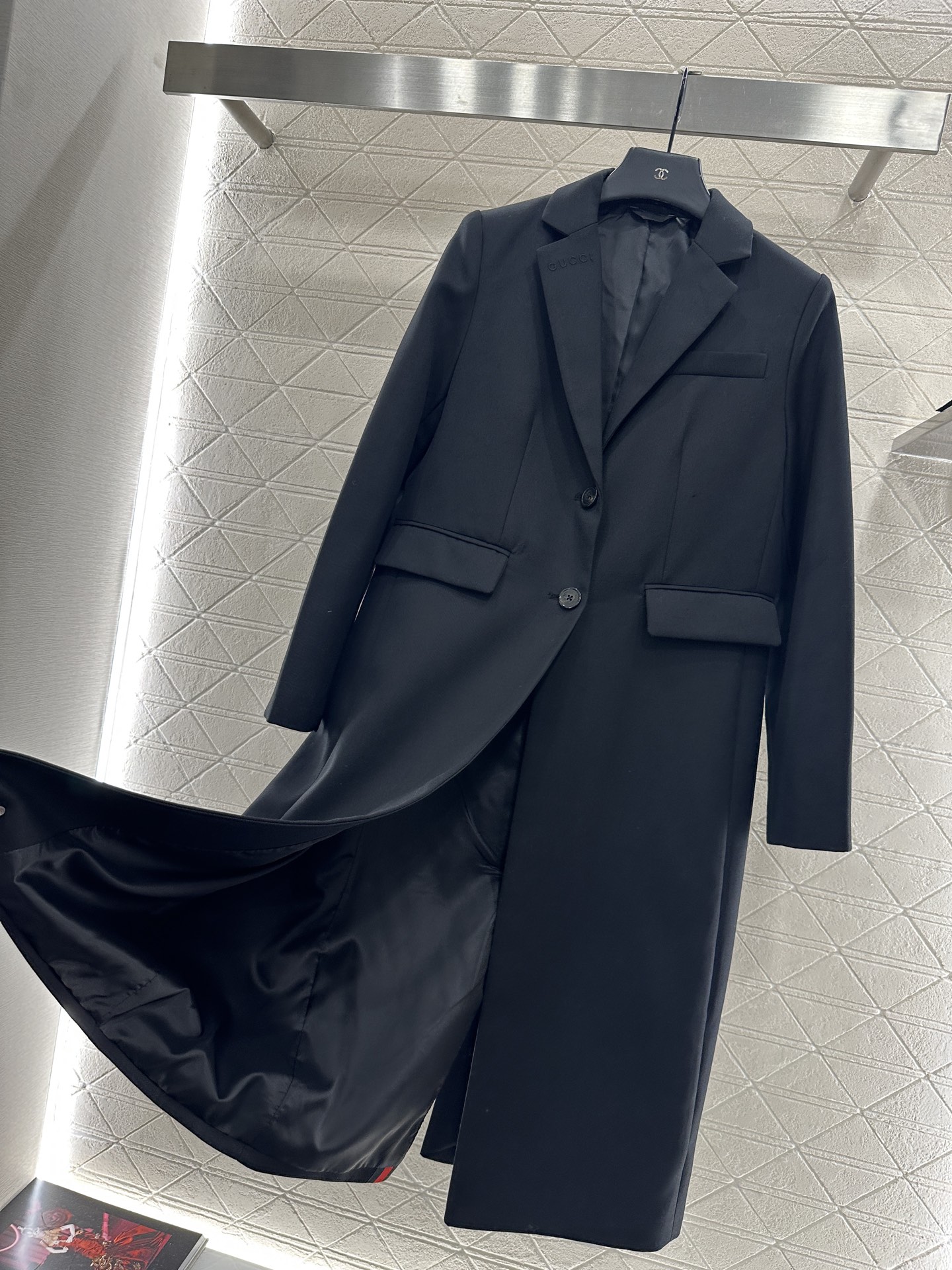 ♥Gucc*♥2025新品上架 正肩翻领长款大衣定制YB进口精仿羊毛混纺材质，质感品相绝佳，长款翻领大衣