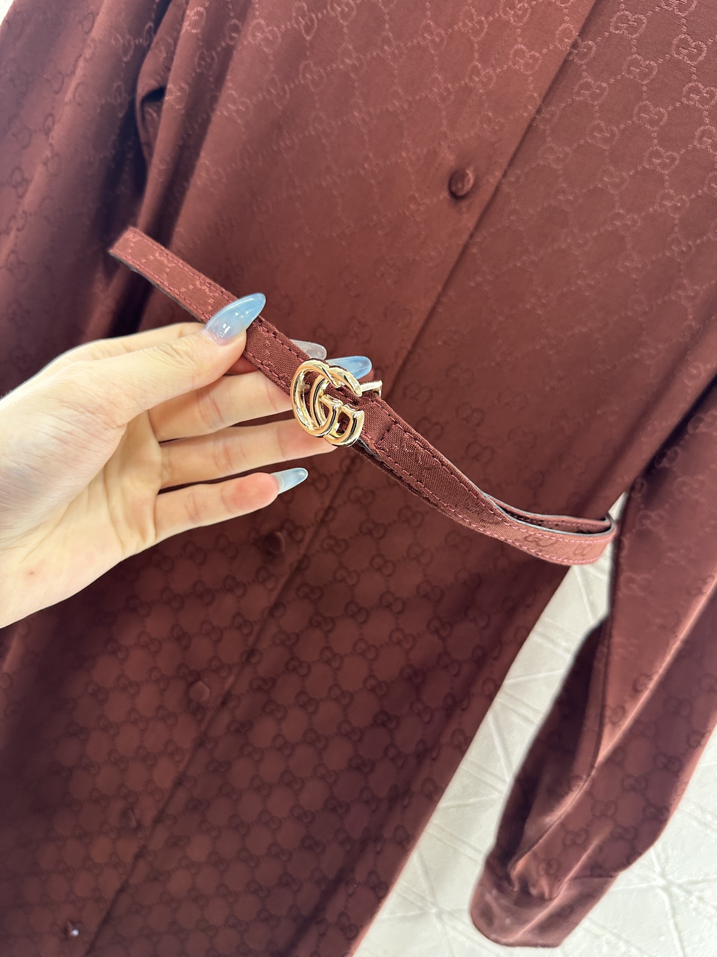 ♥Gucc*♥2025新品上架 提花腰带连衣裙定制YB进口斜纹稠材质，质感舒适细腻，衬衫收腰连衣裙版型，