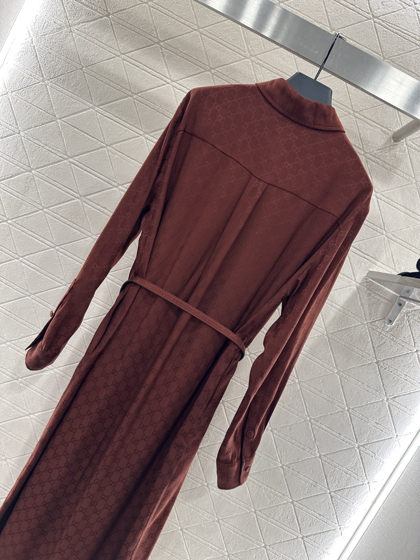 ♥Gucc*♥2025新品上架 提花腰带连衣裙定制YB进口斜纹稠材质，质感舒适细腻，衬衫收腰连衣裙版型，