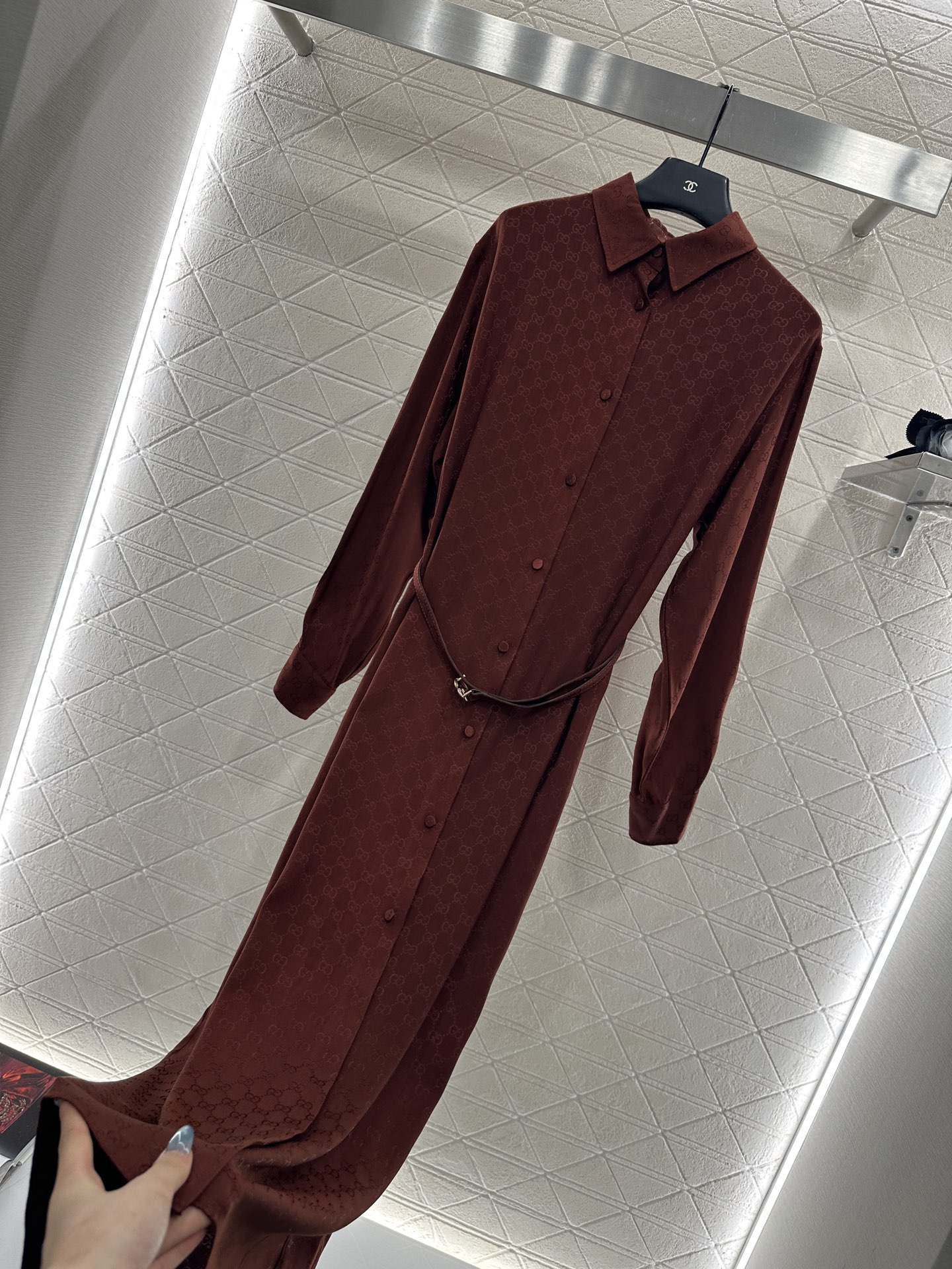 ♥Gucc*♥2025新品上架 提花腰带连衣裙定制YB进口斜纹稠材质，质感舒适细腻，衬衫收腰连衣裙版型，