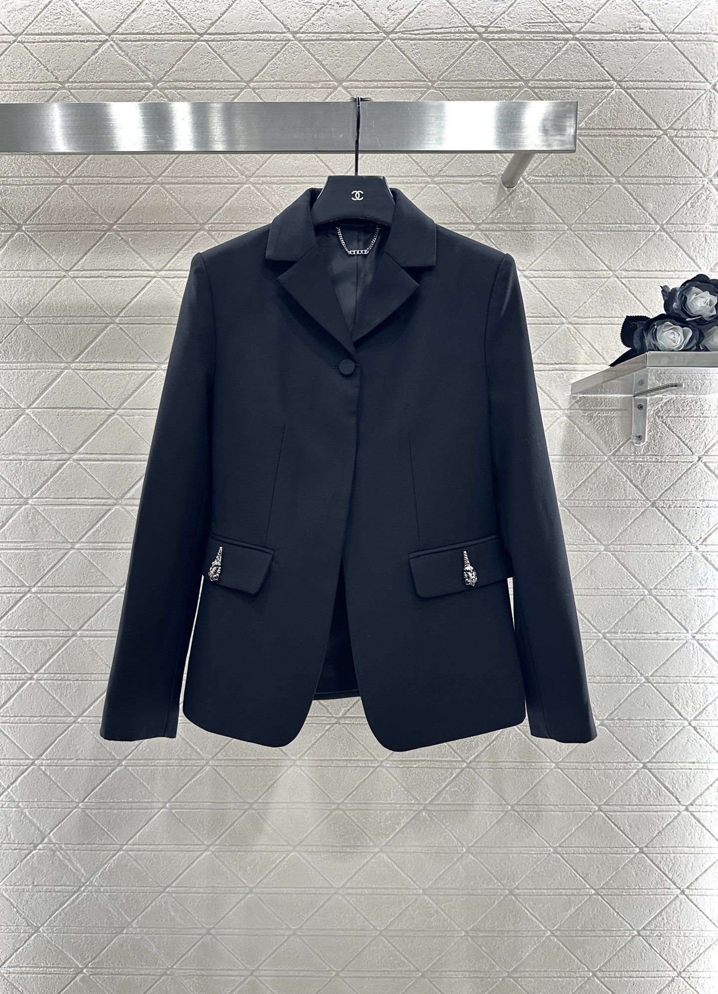 ♥Gucc*♥2025新品上架 翻领西装外套短裤套装定制YB进口精仿羊毛混纺材质，质感高级，挺括有型，翻