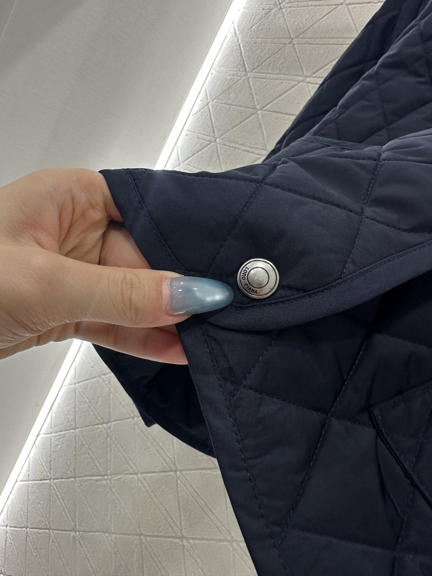 ♥lP。*♥2025新品上架 翻领两面穿棉服外套定制YB防风防水尼龙材质,羽绒棉填充内里,整件轻盈保暖,