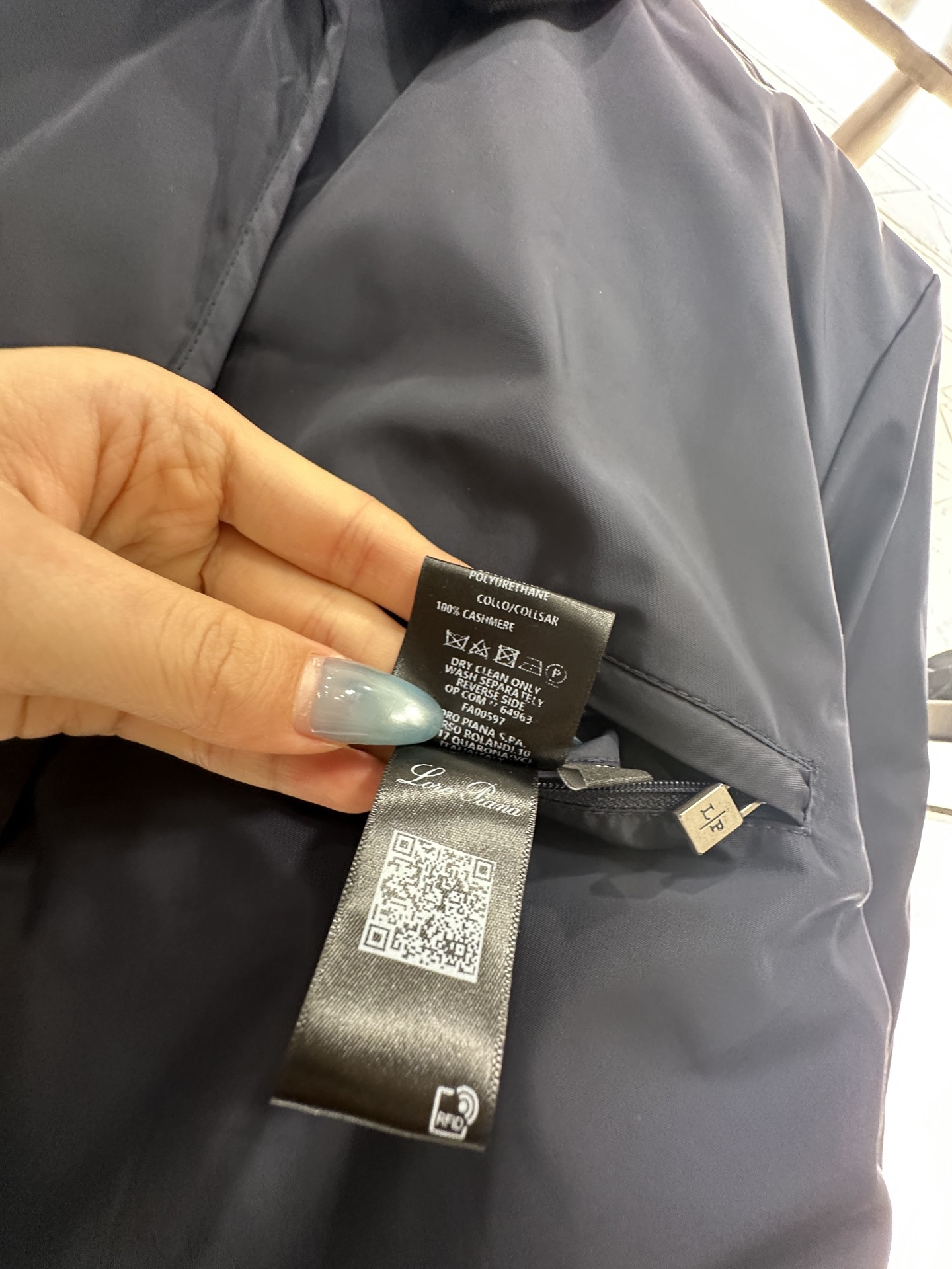 ♥lP。*♥2025新品上架 翻领两面穿棉服外套定制YB防风防水尼龙材质,羽绒棉填充内里,整件轻盈保暖,