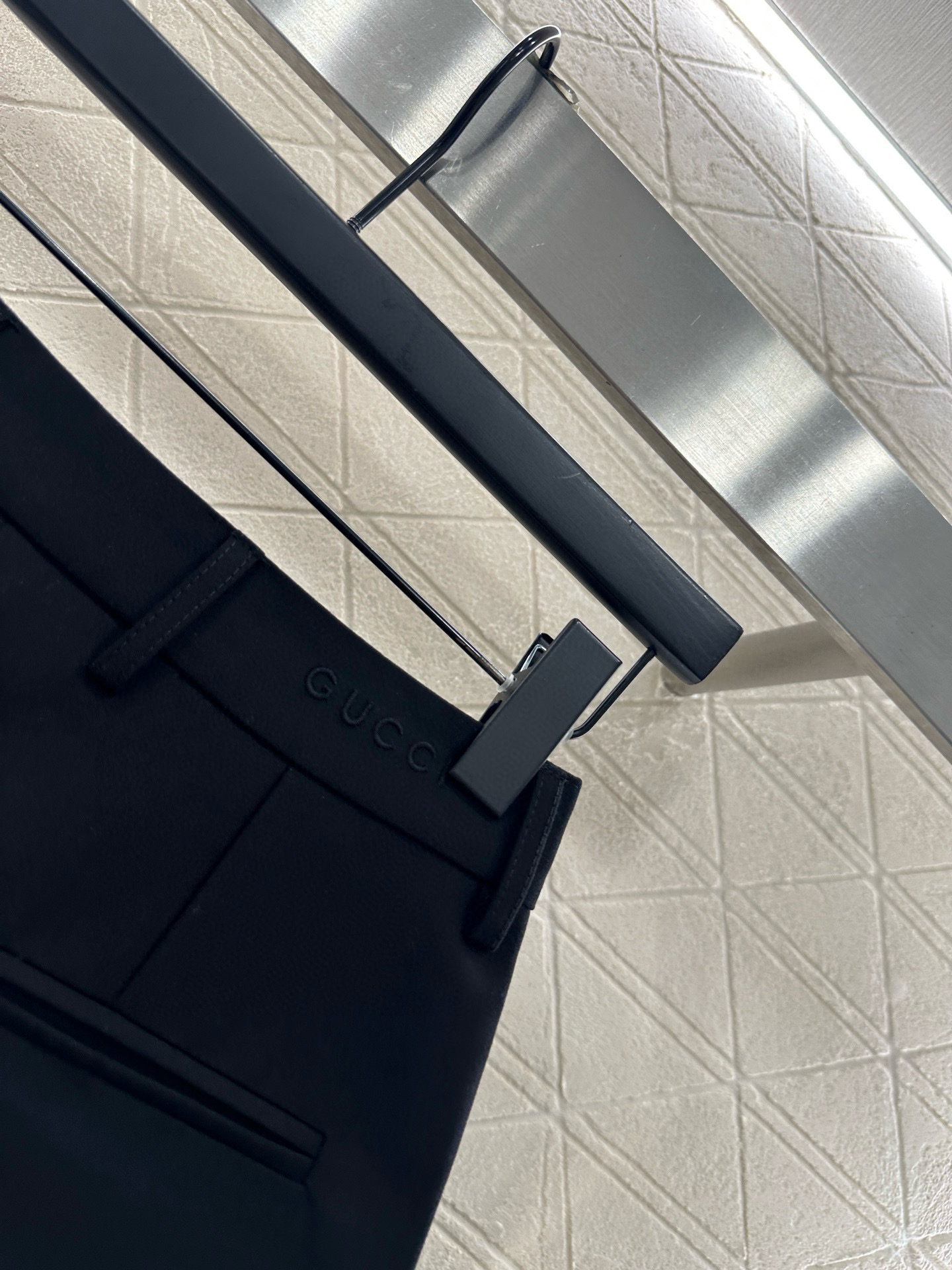 ♥Gucc*♥2025新品上架 翻领西装外套短裤套装定制YB进口精仿羊毛混纺材质，质感高级，挺括有型，翻