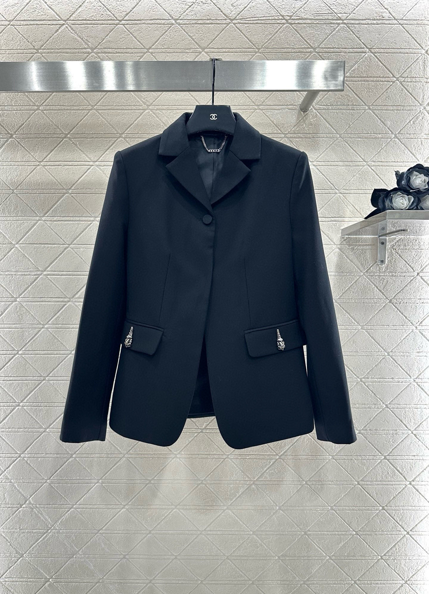 ♥Gucc*♥2025新品上架 翻领西装外套短裤套装定制YB进口精仿羊毛混纺材质，质感高级，挺括有型，翻