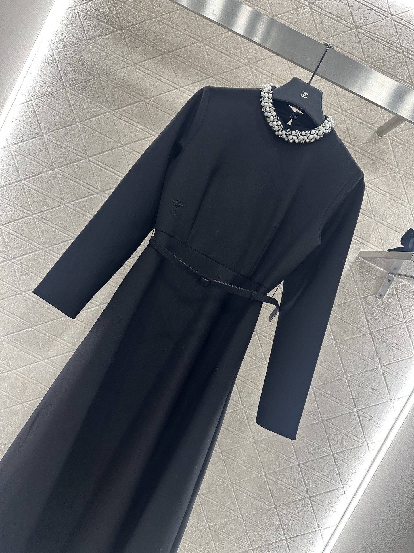 ♥Dio*♥2025新品上架 珍珠环绕腰带连衣裙定制YB进口棉毛材质，质感细腻，垂感有型，长袖圆领连衣裙