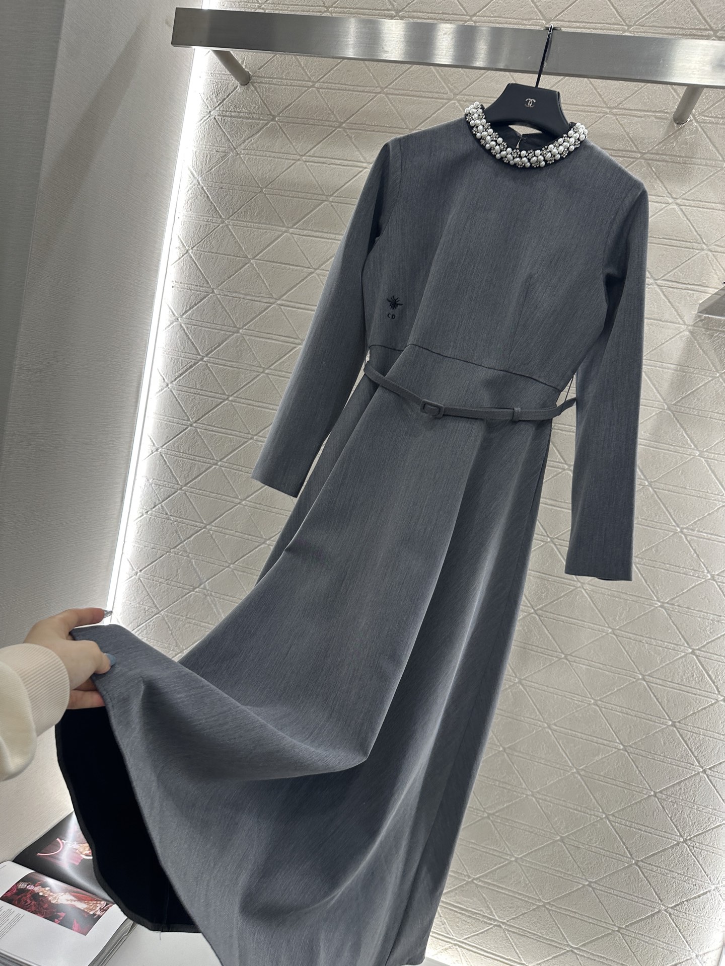 ♥Dio*♥2025新品上架 珍珠环绕腰带连衣裙定制YB进口棉毛材质，质感细腻，垂感有型，长袖圆领连衣裙