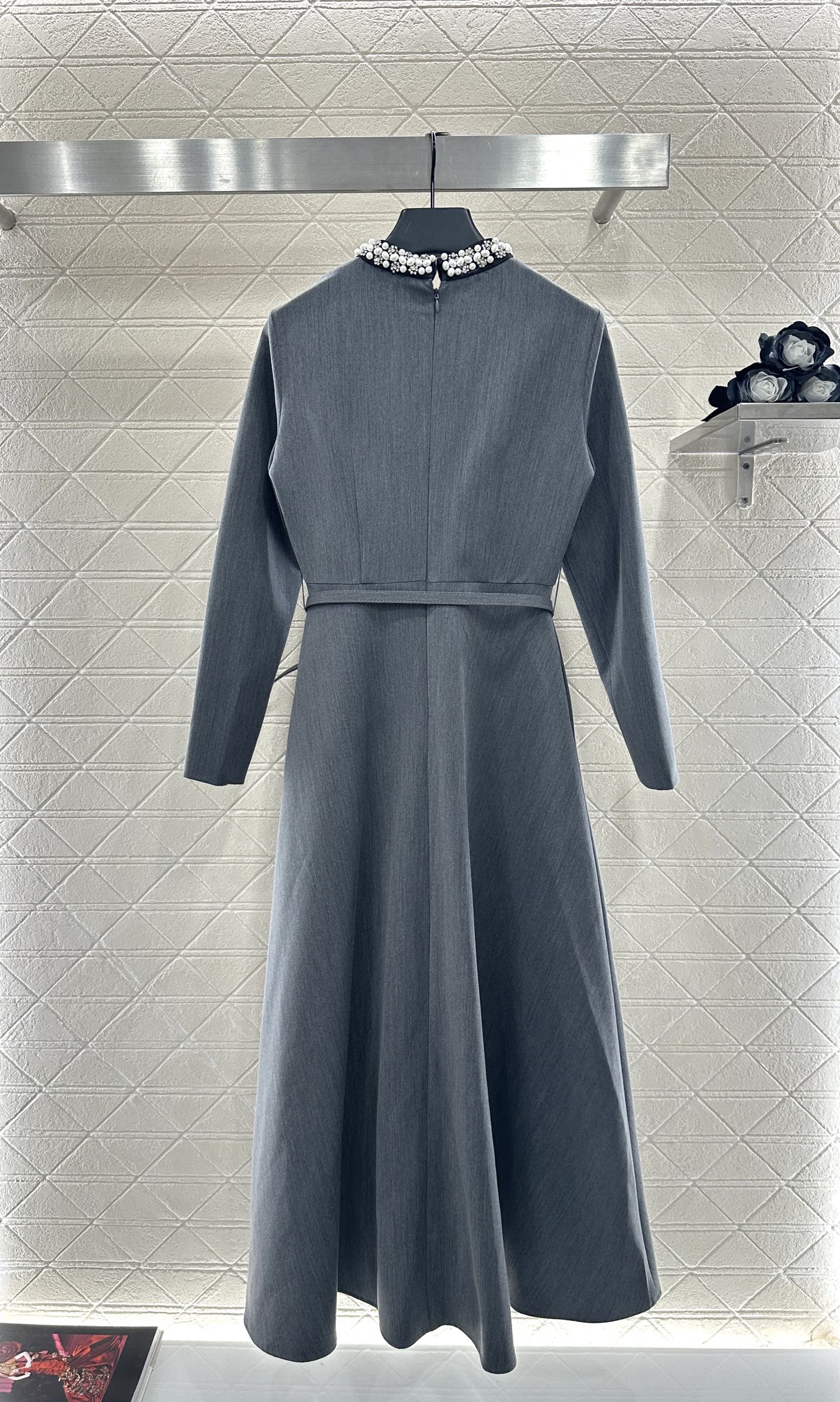 ♥Dio*♥2025新品上架 珍珠环绕腰带连衣裙定制YB进口棉毛材质，质感细腻，垂感有型，长袖圆领连衣裙