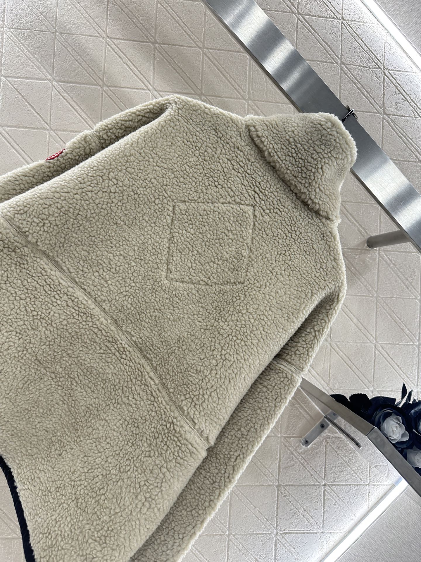 ♥Canada goos♥2025新品上架 泰迪毛绒外套通体饰以泰迪毛绒材质，质感柔软舒适，时髦洋气，立