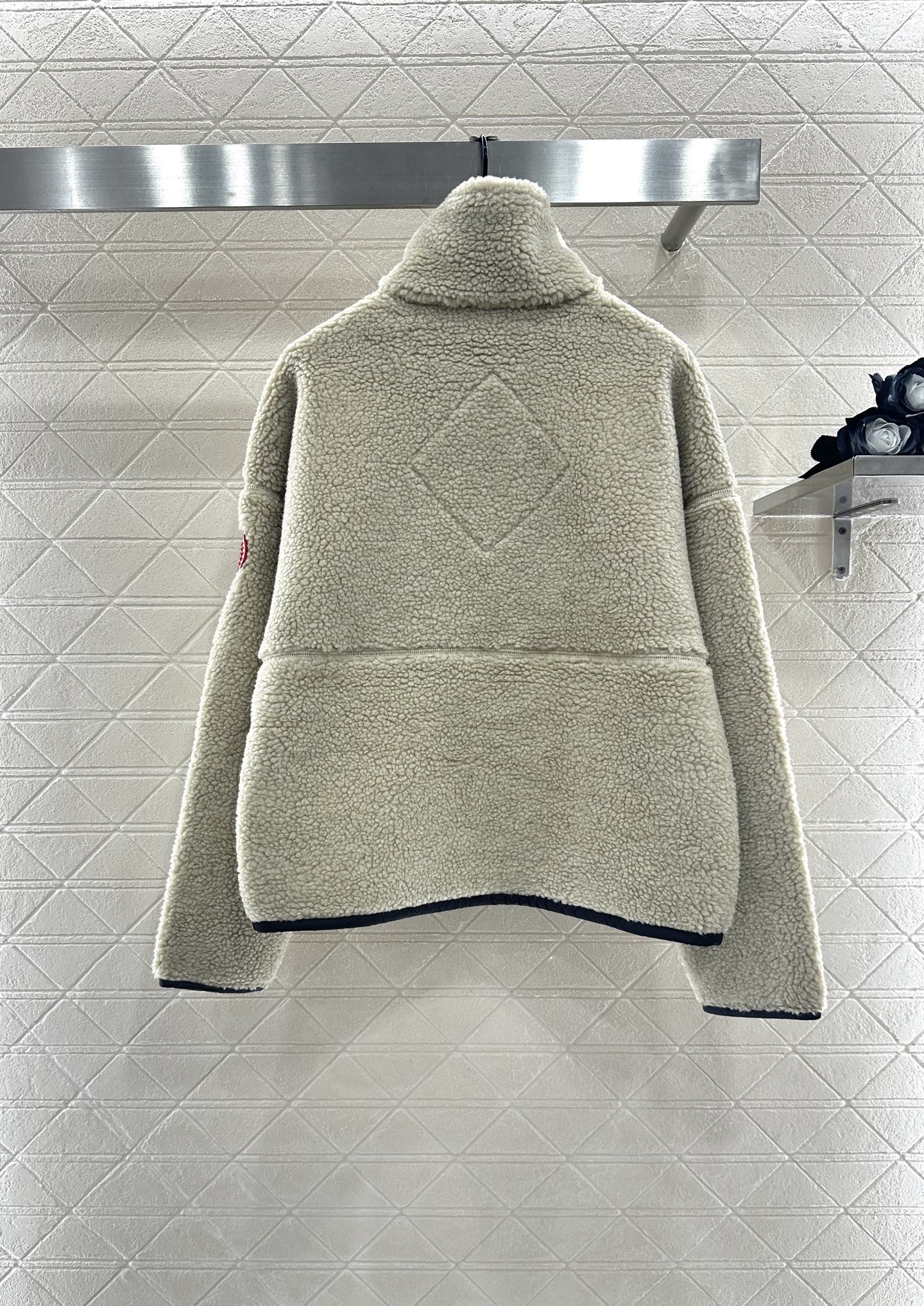 ♥Canada goos♥2025新品上架 泰迪毛绒外套通体饰以泰迪毛绒材质，质感柔软舒适，时髦洋气，立