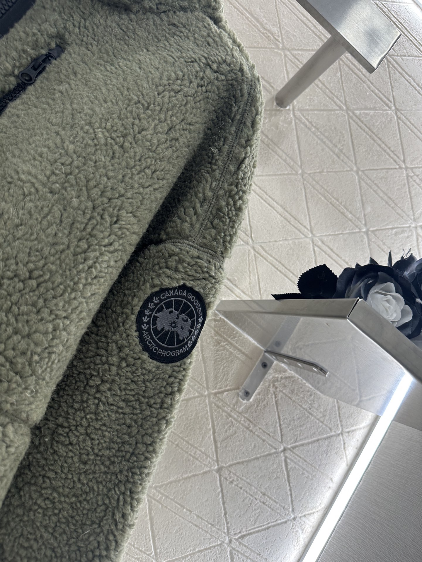 ♥Canada goos♥2025新品上架 泰迪毛绒外套通体饰以泰迪毛绒材质，质感柔软舒适，时髦洋气，立