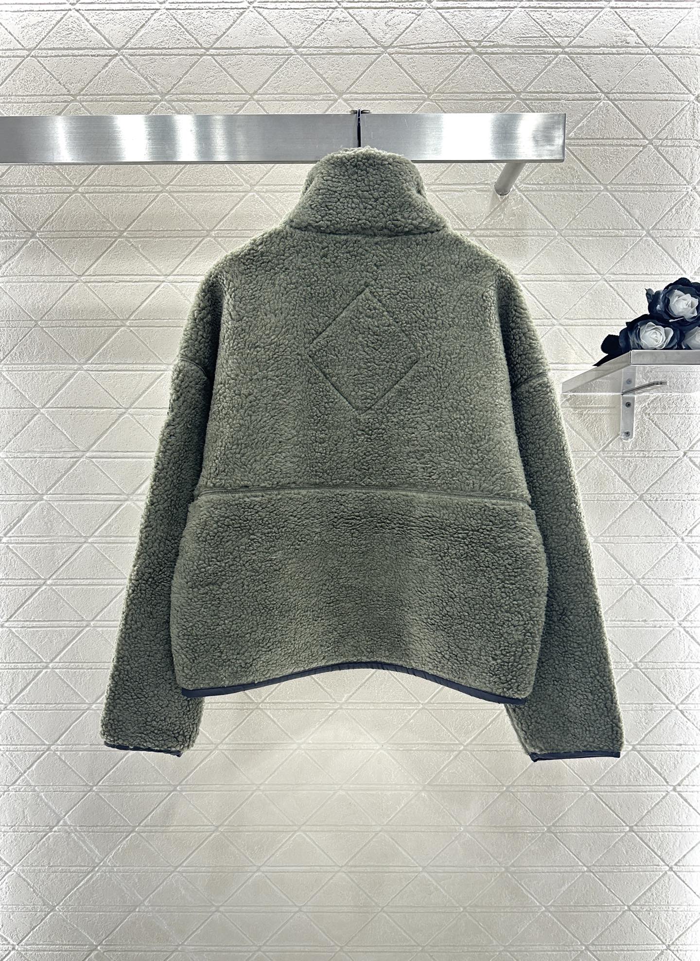 ♥Canada goos♥2025新品上架 泰迪毛绒外套通体饰以泰迪毛绒材质，质感柔软舒适，时髦洋气，立