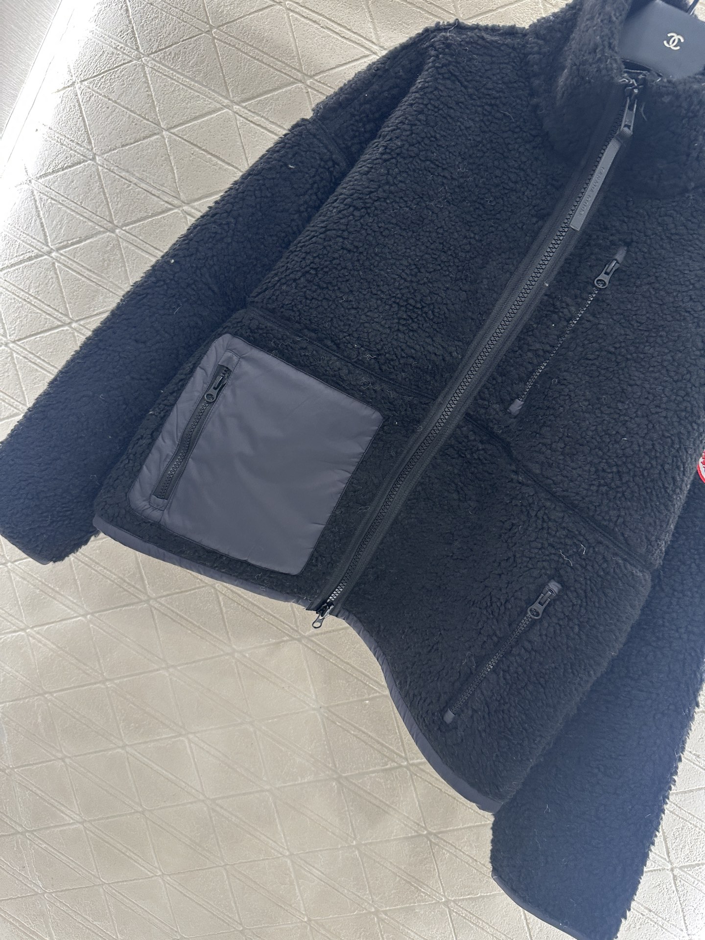 ♥Canada goos♥2025新品上架 泰迪毛绒外套通体饰以泰迪毛绒材质，质感柔软舒适，时髦洋气，立