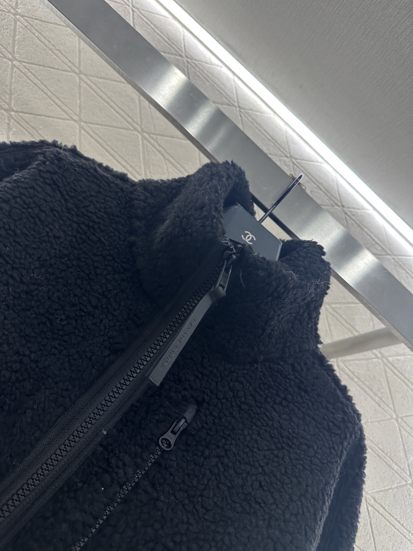 ♥Canada goos♥2025新品上架 泰迪毛绒外套通体饰以泰迪毛绒材质，质感柔软舒适，时髦洋气，立