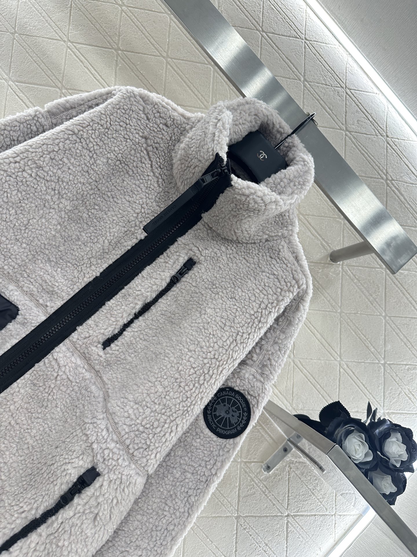 ♥Canada goos♥2025新品上架 泰迪毛绒外套通体饰以泰迪毛绒材质，质感柔软舒适，时髦洋气，立