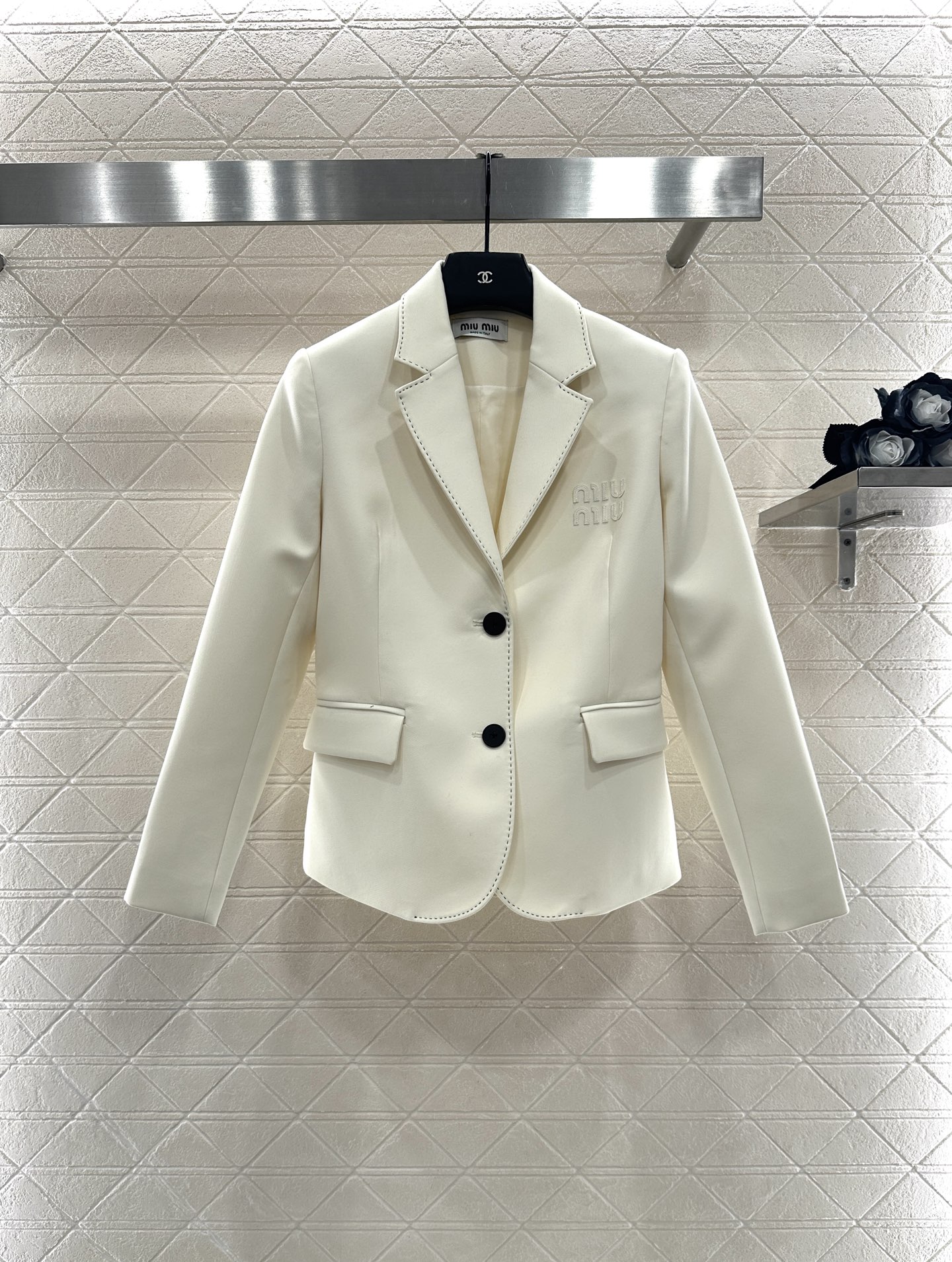 ♥Miumi*♥2025新品上架 西装外套百褶半裙套装定制YB进口醋酸材质，质感高级舒适，文艺复古感明显