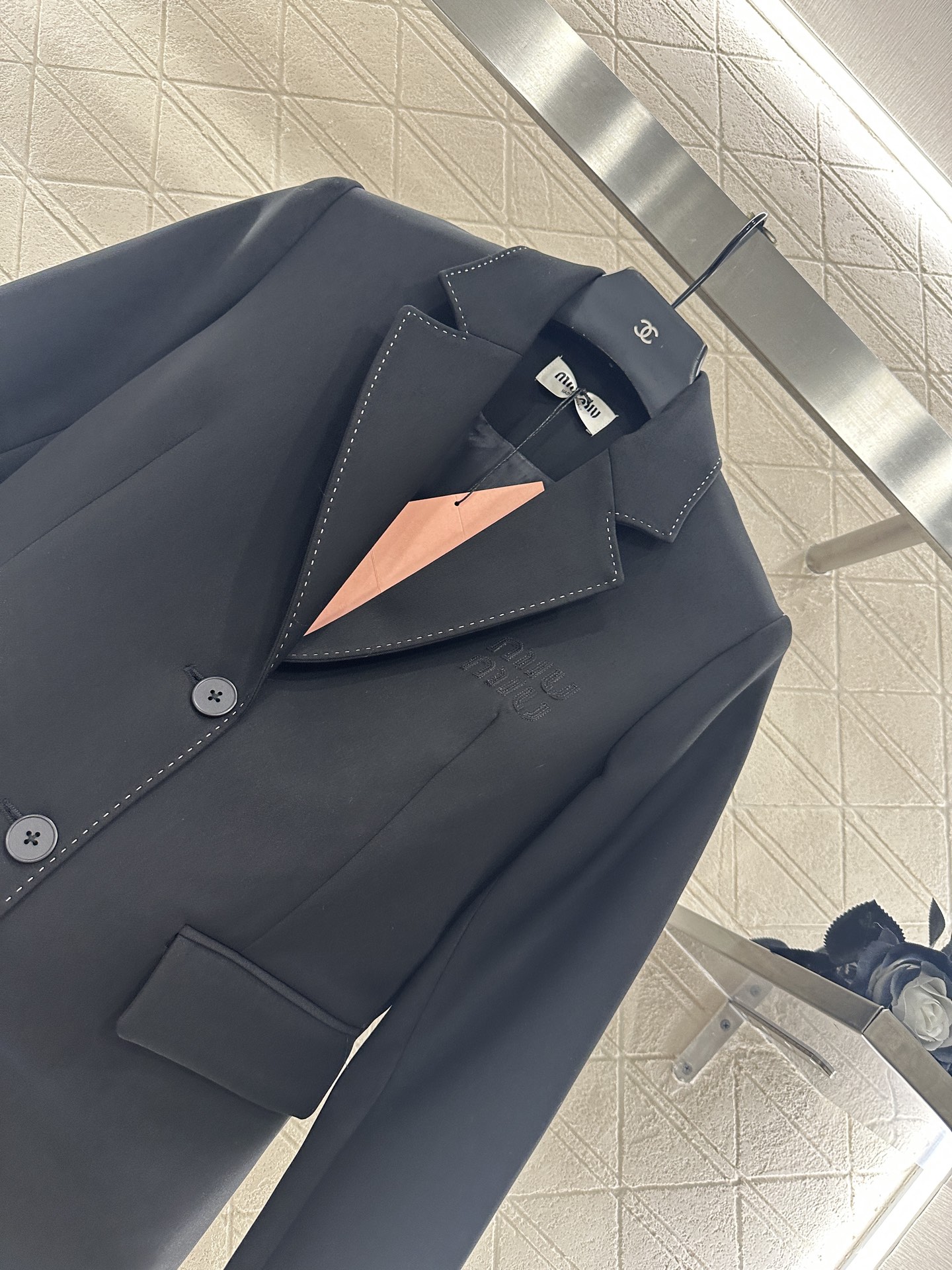 ♥Miumi*♥2025新品上架 西装外套百褶半裙套装定制YB进口醋酸材质，质感高级舒适，文艺复古感明显